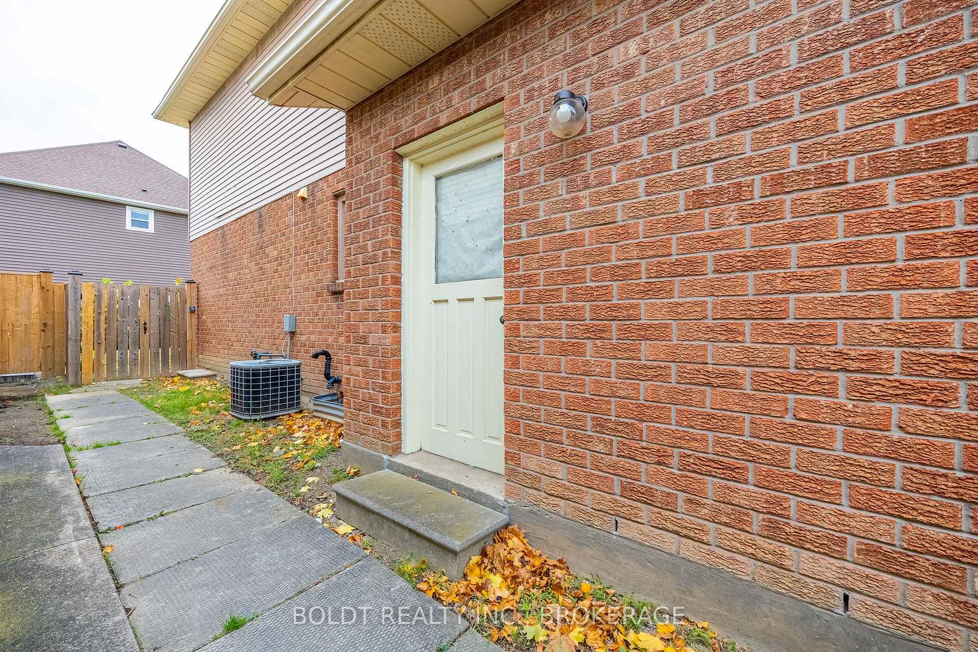 Photo 24 of 7 Elderwood Drive, St. Catharines, Grapeview — HOMEH