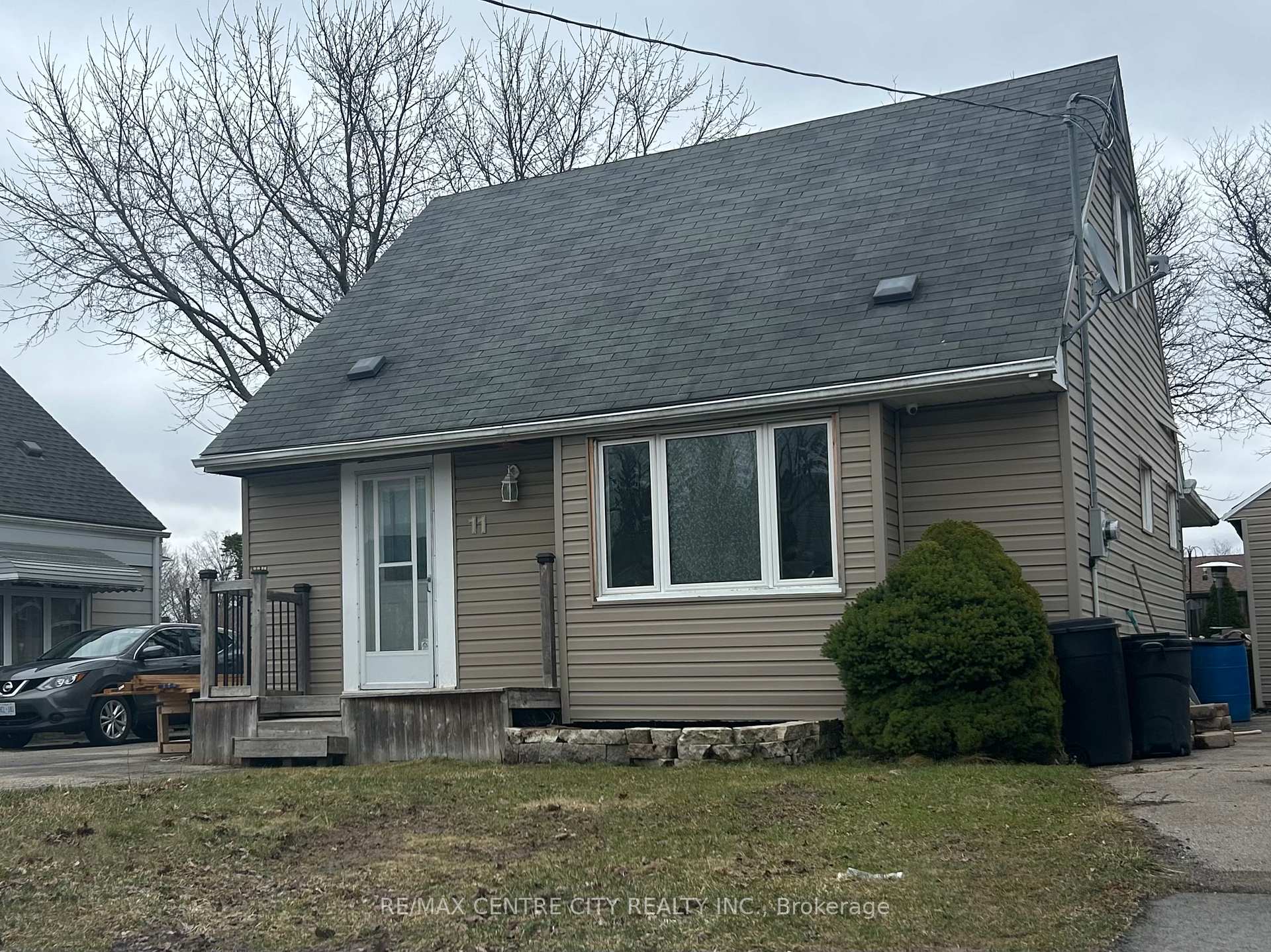 Photo 1 of 11 Parkside Drive, St. Thomas — HOMEH