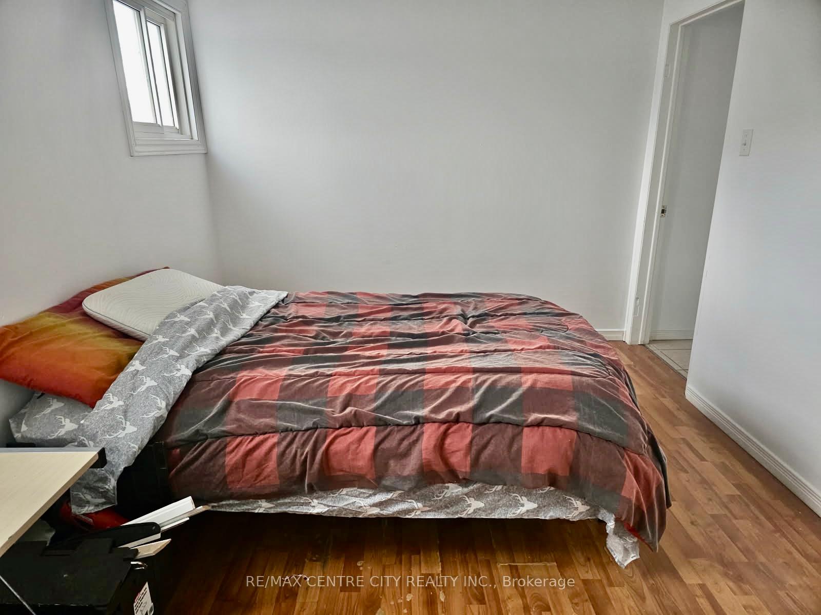 Photo 11 of 11 Parkside Drive, St. Thomas — HOMEH