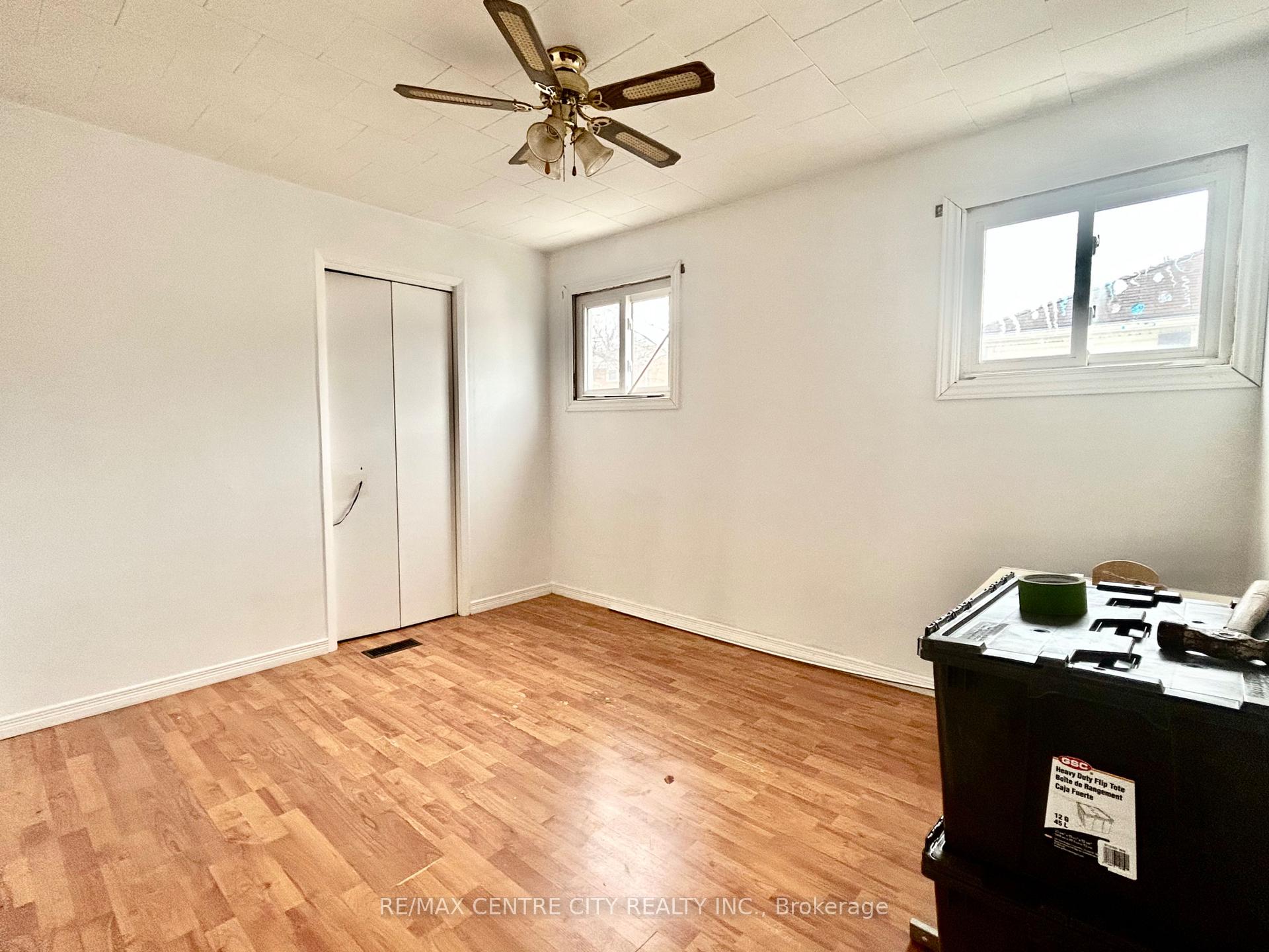 Photo 12 of 11 Parkside Drive, St. Thomas — HOMEH