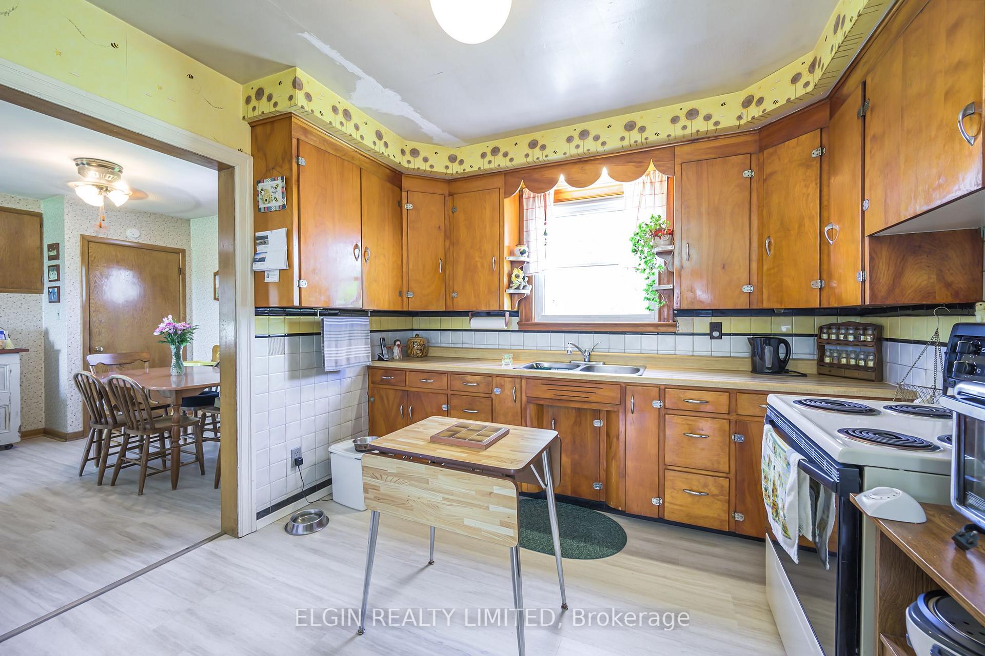 Photo 11 of 11209 Imperial Road, Malahide, Rural Malahide — HOMEH