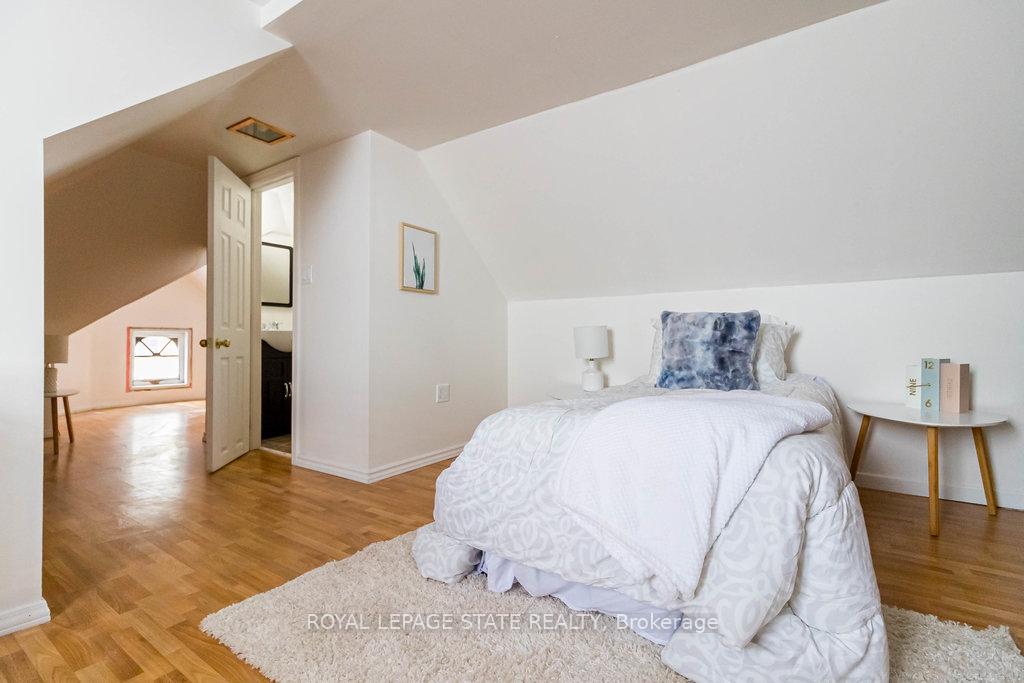 Photo 33 of 387 King William Street, Hamilton, Landsdale — HOMEH