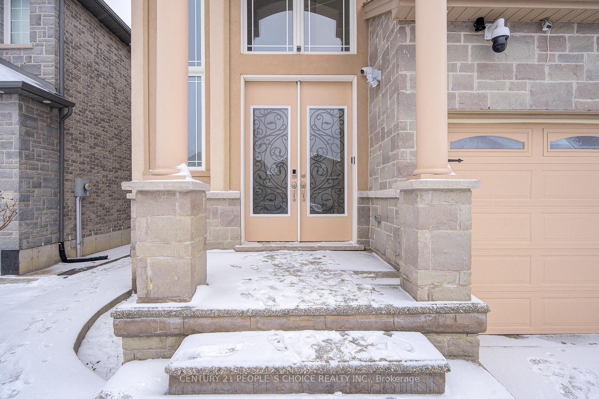 Photo 2 of 12 Pavel Place, Hamilton, Carpenter — HOMEH