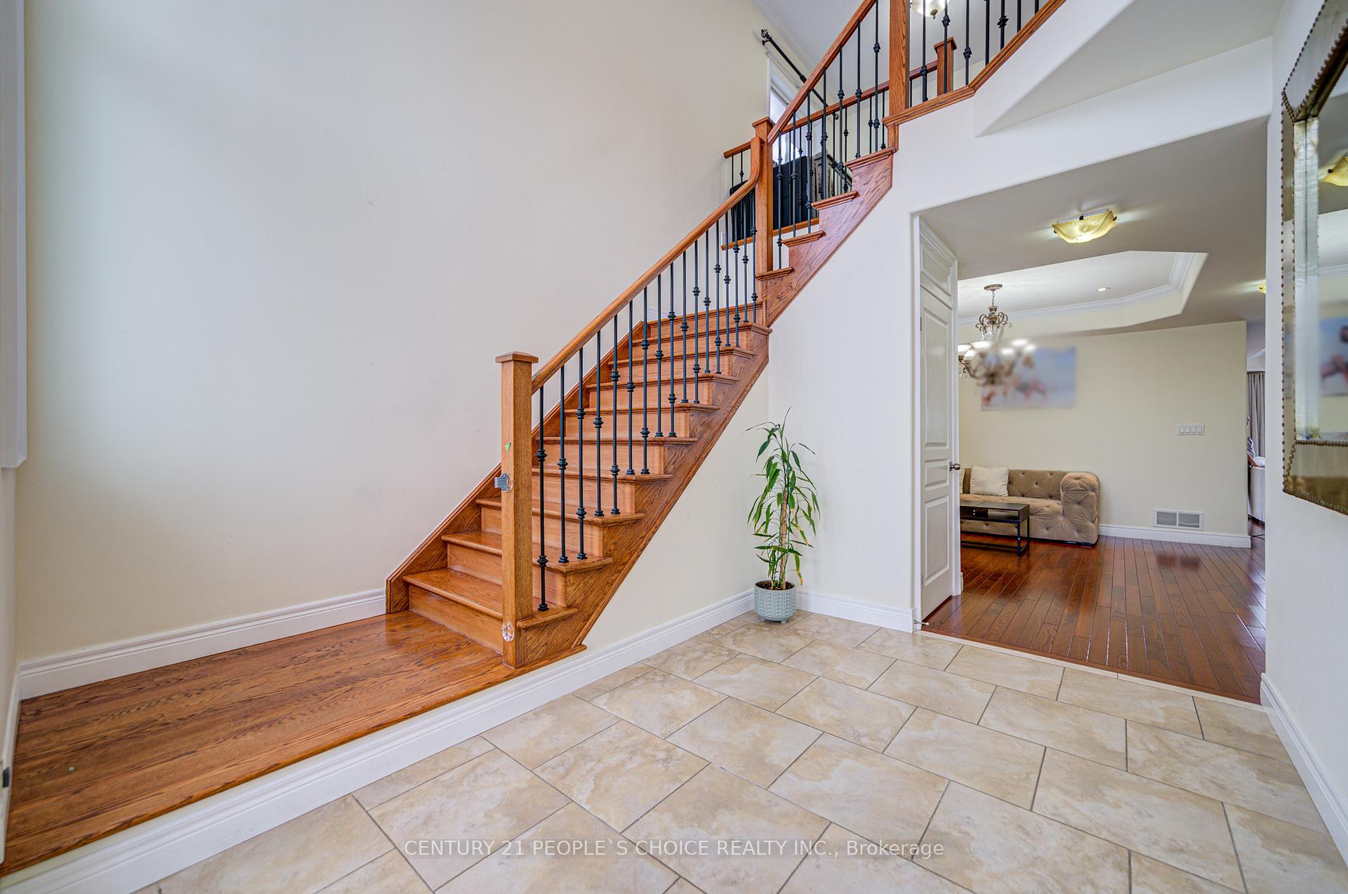 Photo 5 of 12 Pavel Place, Hamilton, Carpenter — HOMEH