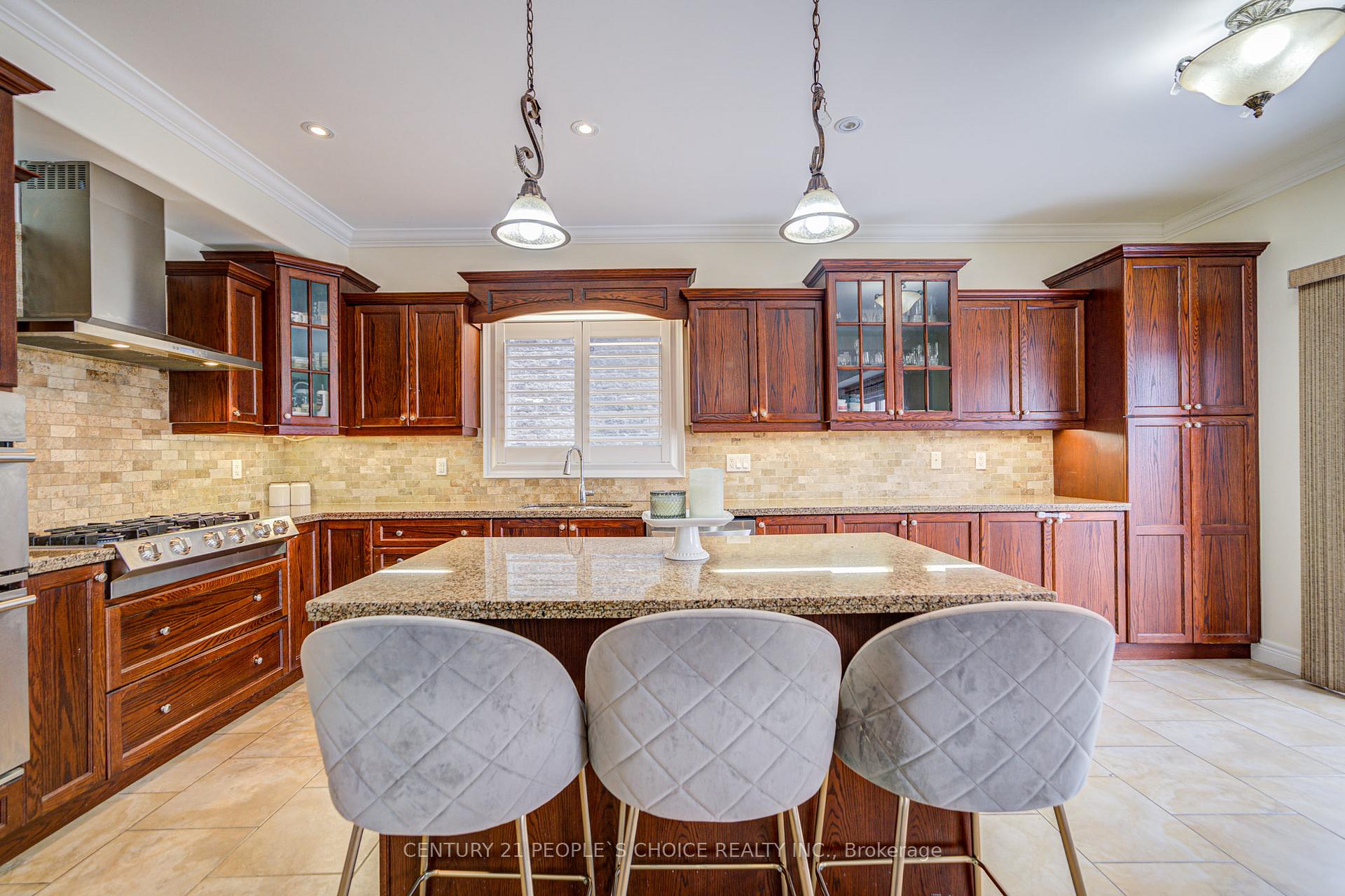 Photo 10 of 12 Pavel Place, Hamilton, Carpenter — HOMEH