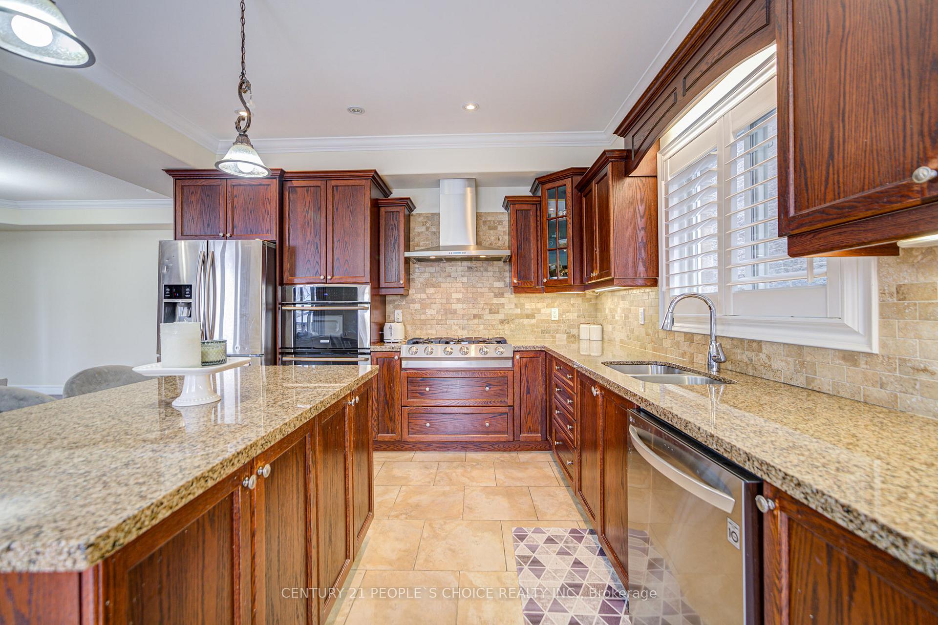 Photo 11 of 12 Pavel Place, Hamilton, Carpenter — HOMEH