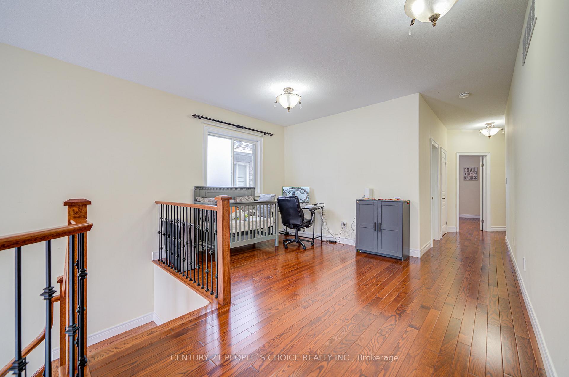 Photo 14 of 12 Pavel Place, Hamilton, Carpenter — HOMEH
