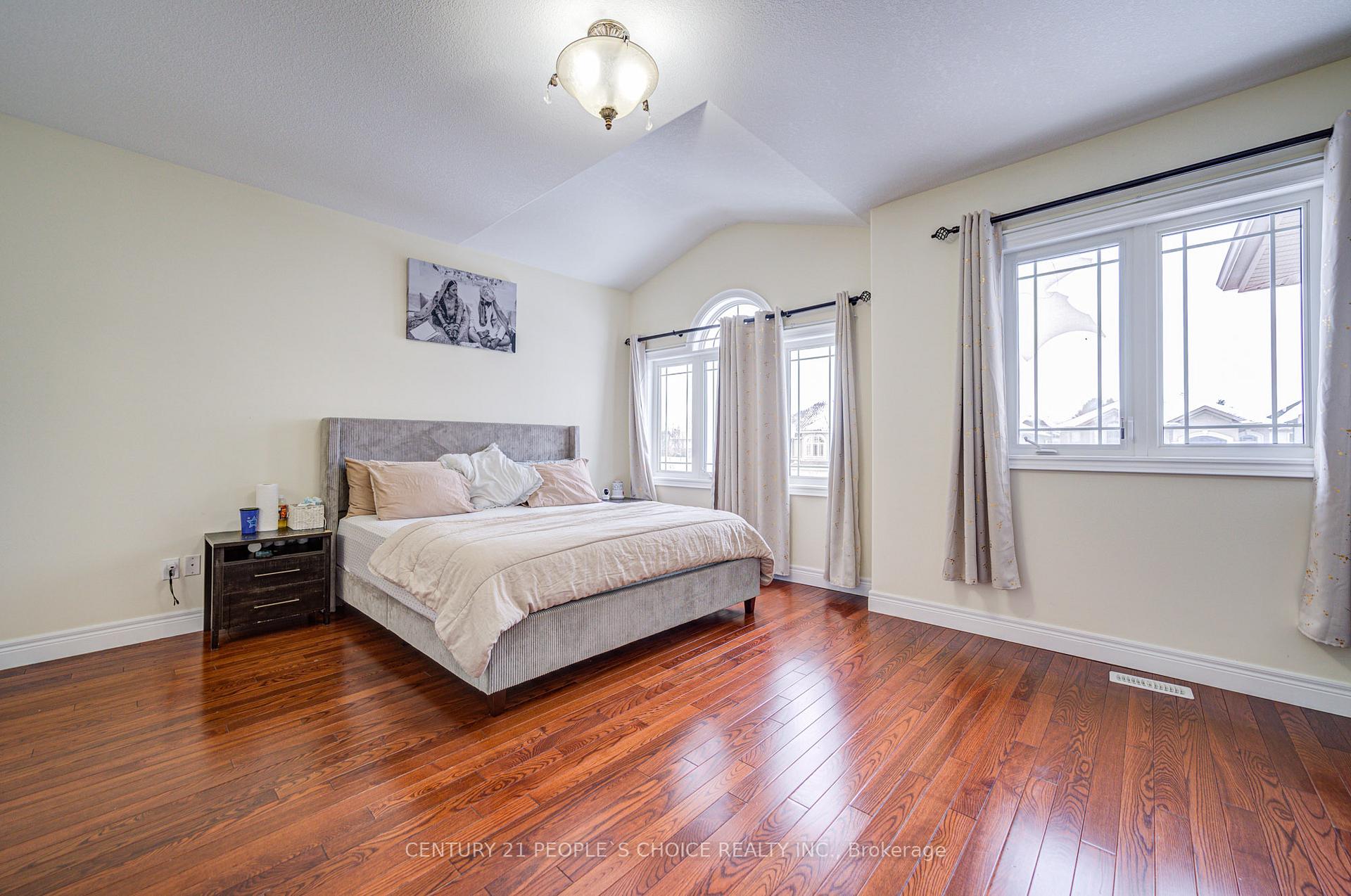 Photo 15 of 12 Pavel Place, Hamilton, Carpenter — HOMEH