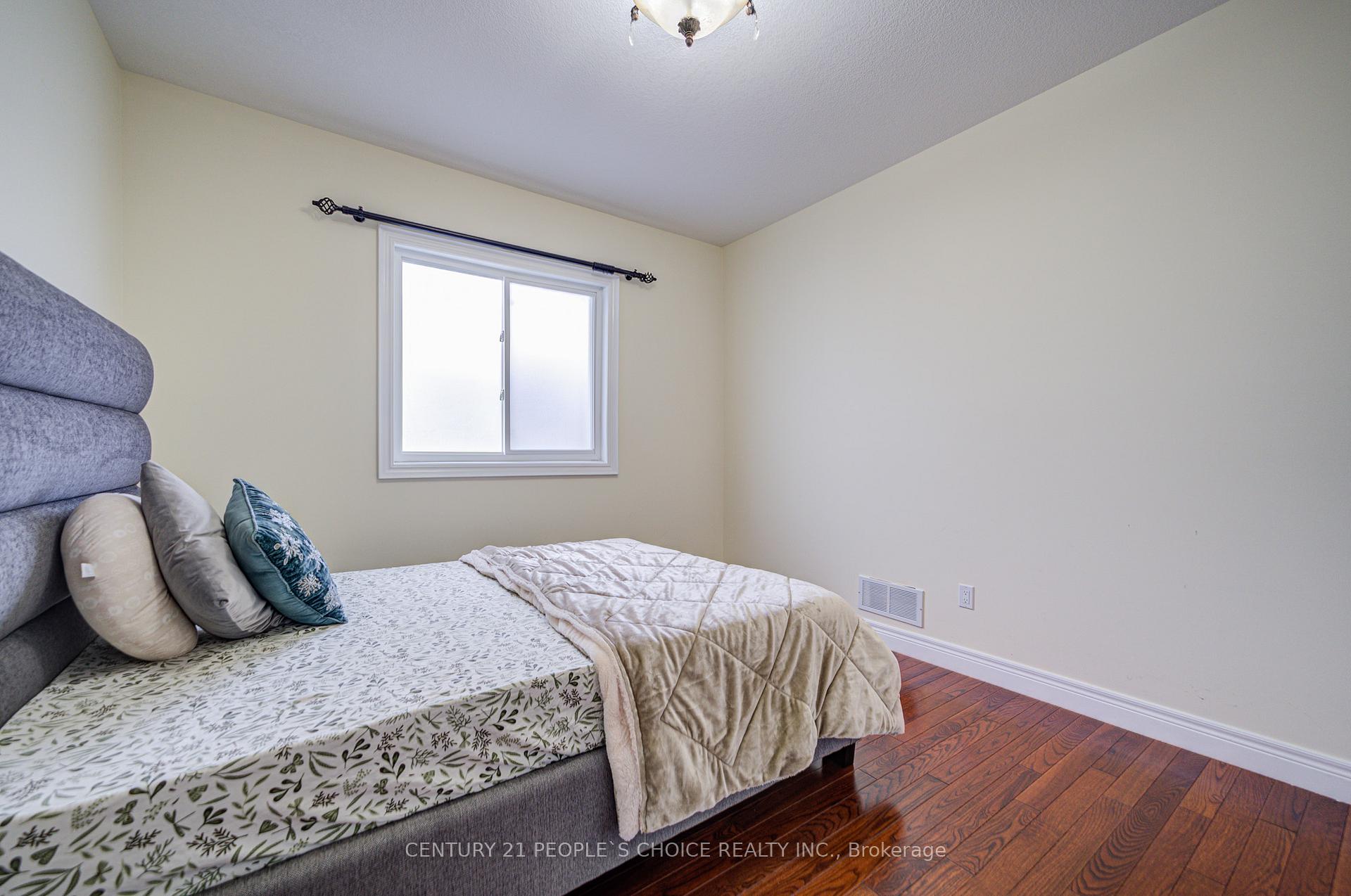 Photo 18 of 12 Pavel Place, Hamilton, Carpenter — HOMEH
