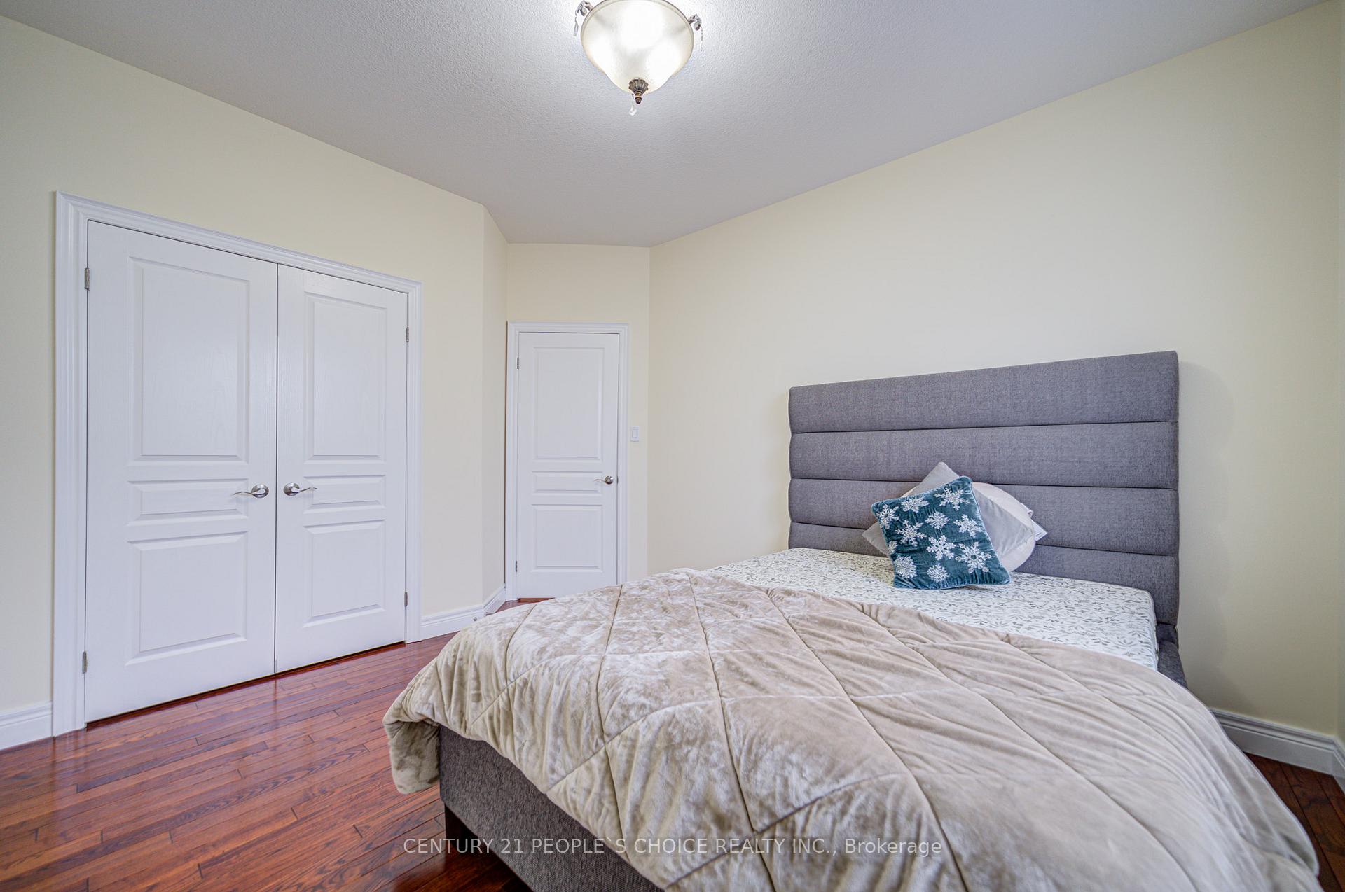 Photo 19 of 12 Pavel Place, Hamilton, Carpenter — HOMEH
