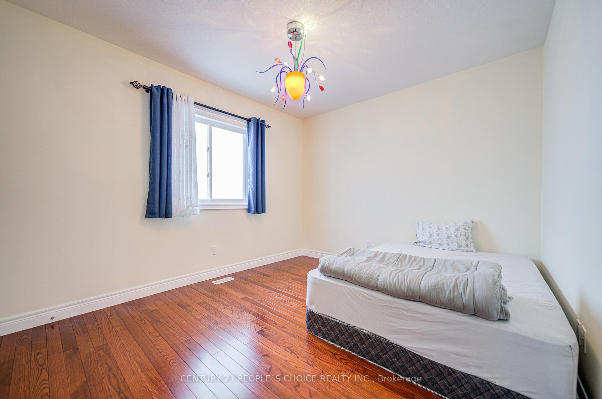 Photo 20 of 12 Pavel Place, Hamilton, Carpenter — HOMEH