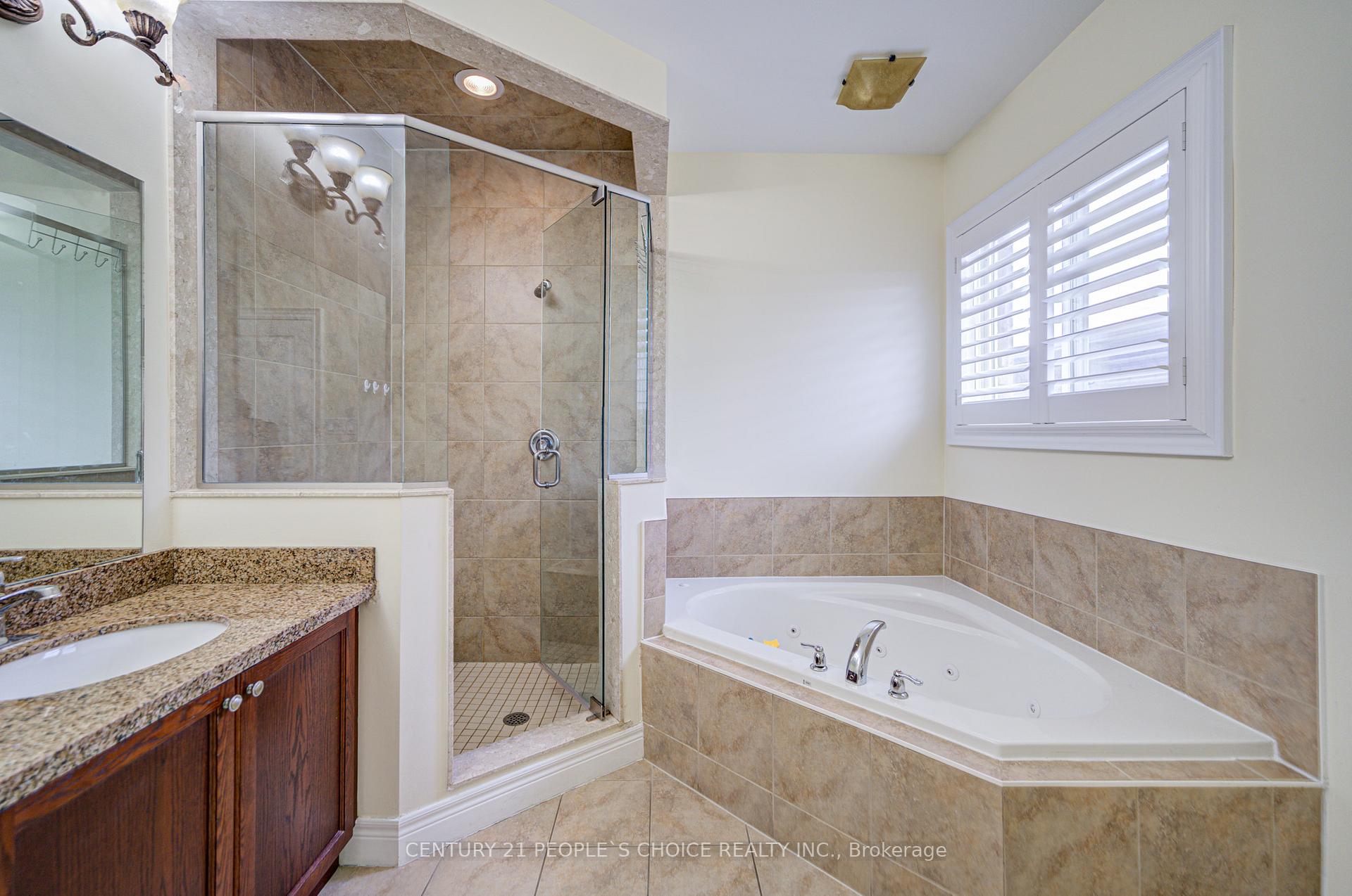 Photo 21 of 12 Pavel Place, Hamilton, Carpenter — HOMEH