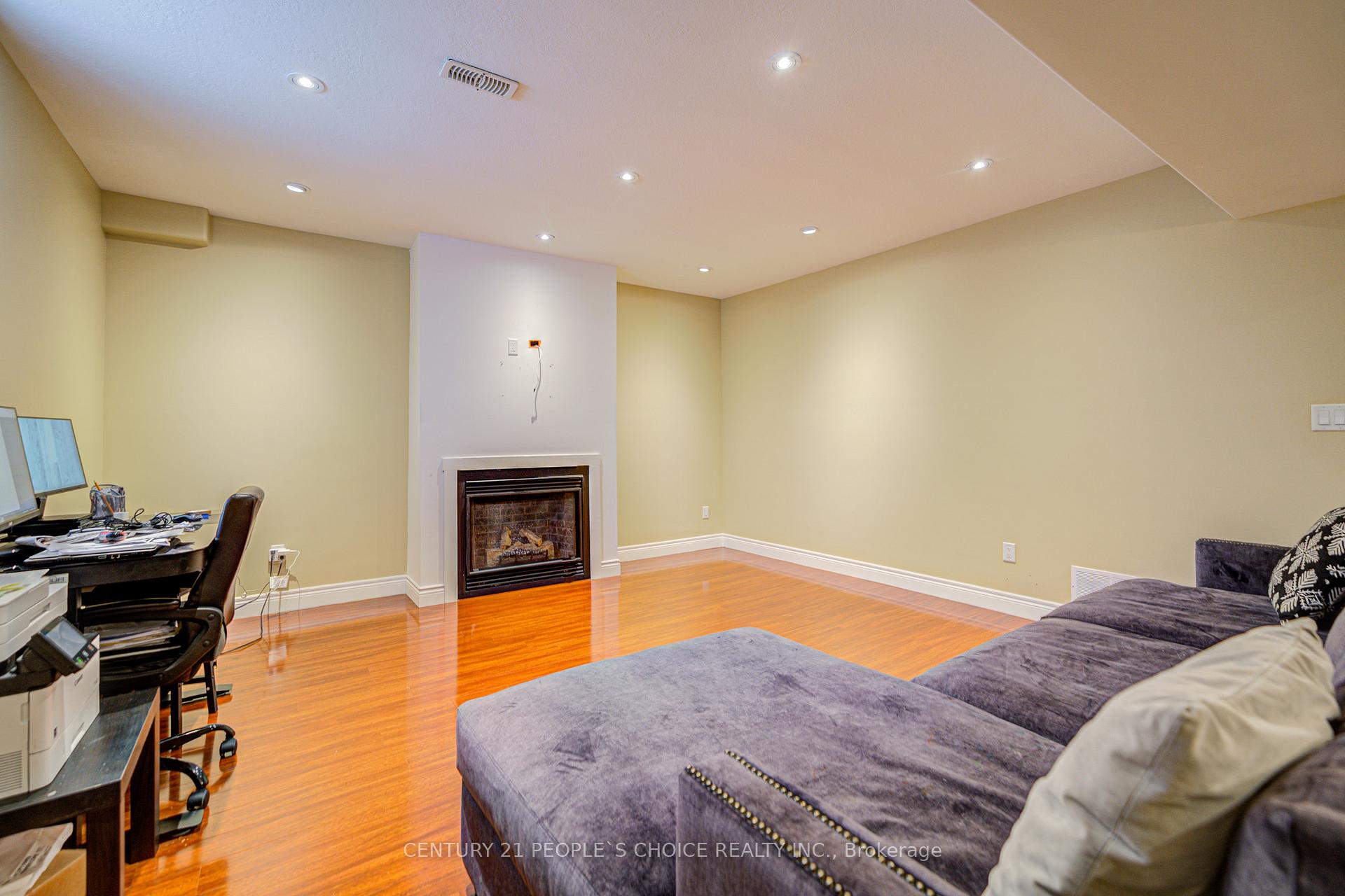Photo 32 of 12 Pavel Place, Hamilton, Carpenter — HOMEH