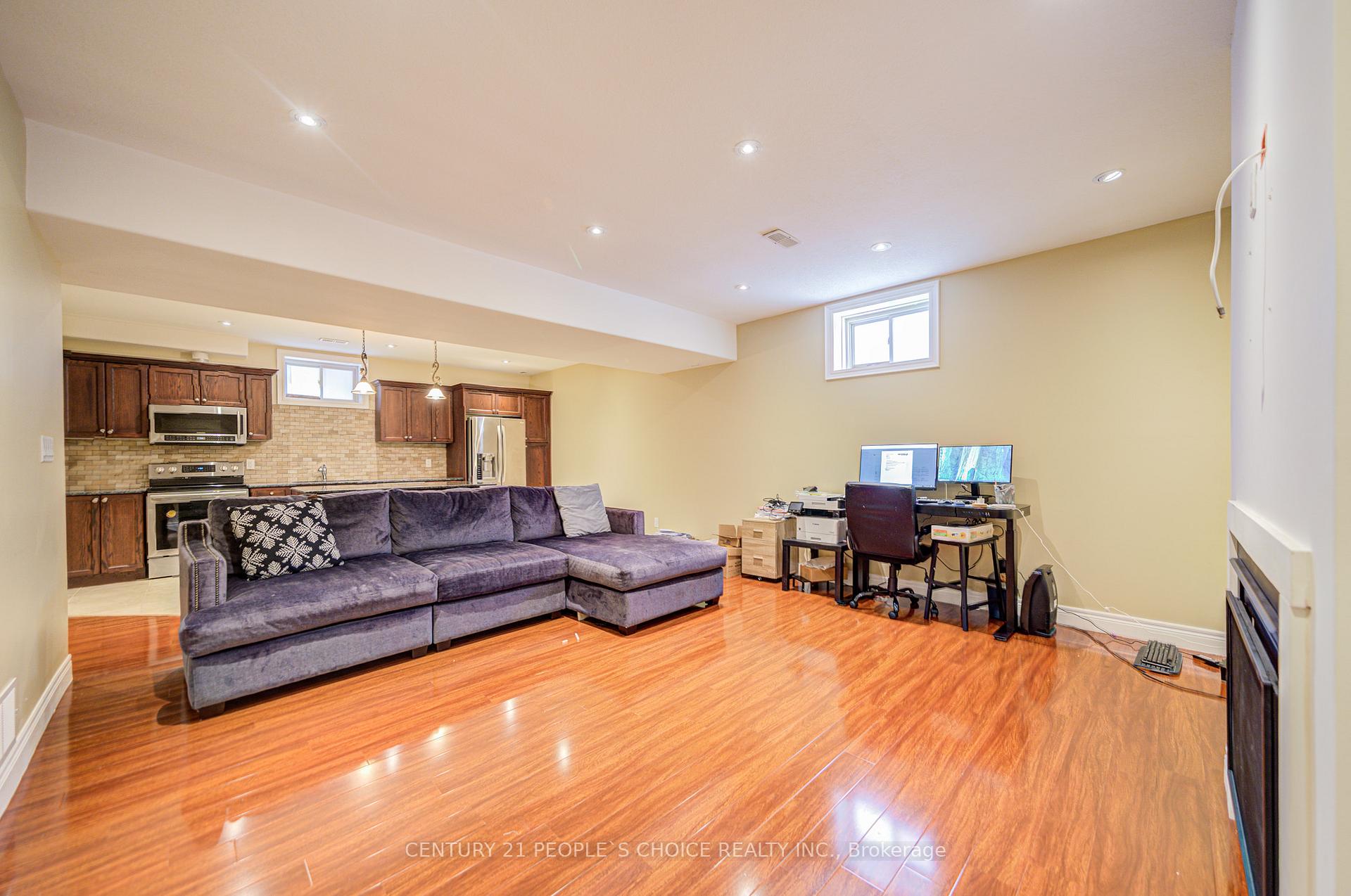 Photo 33 of 12 Pavel Place, Hamilton, Carpenter — HOMEH