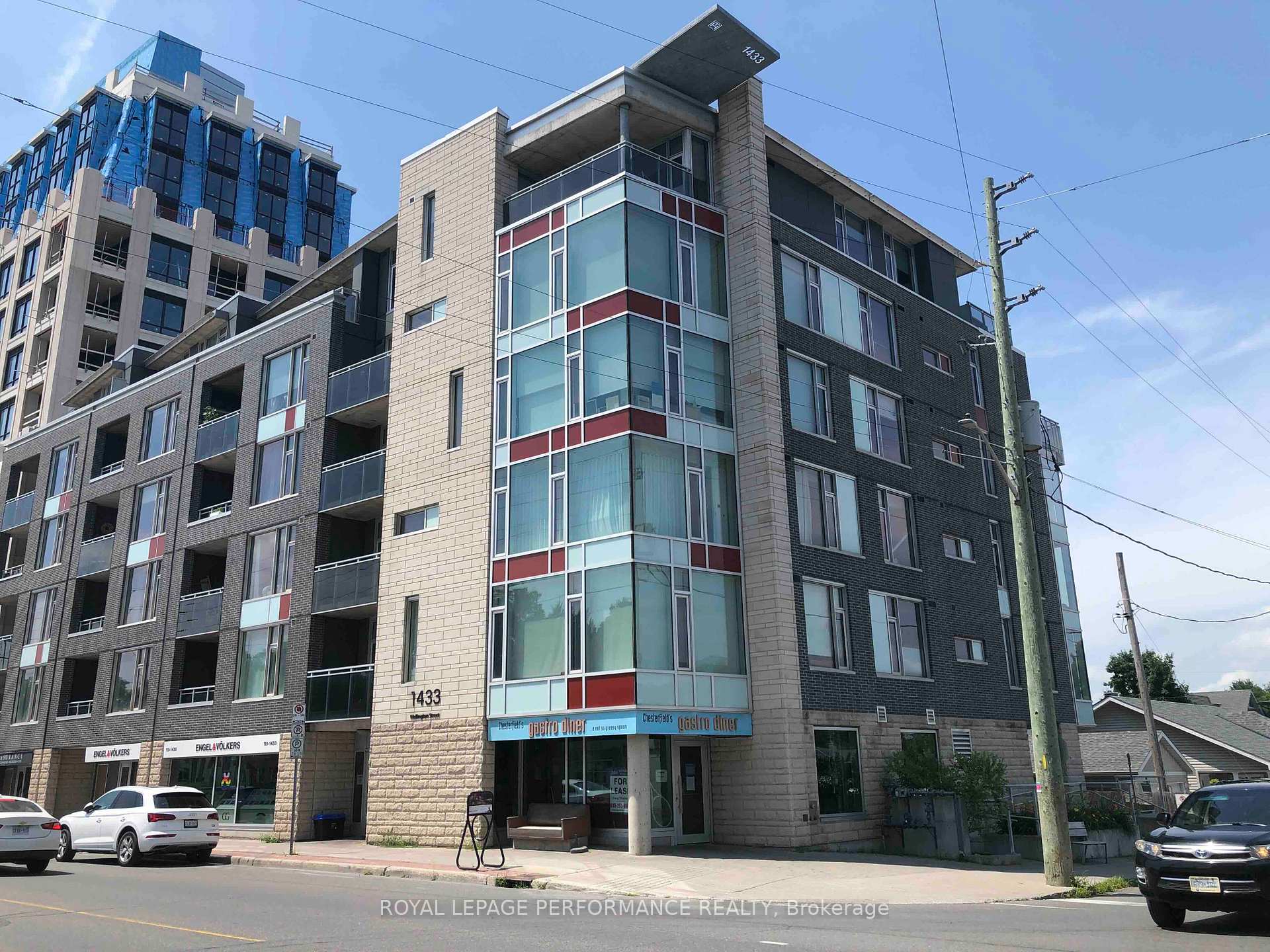 Front of Unit 402, 1433 Wellington Street W