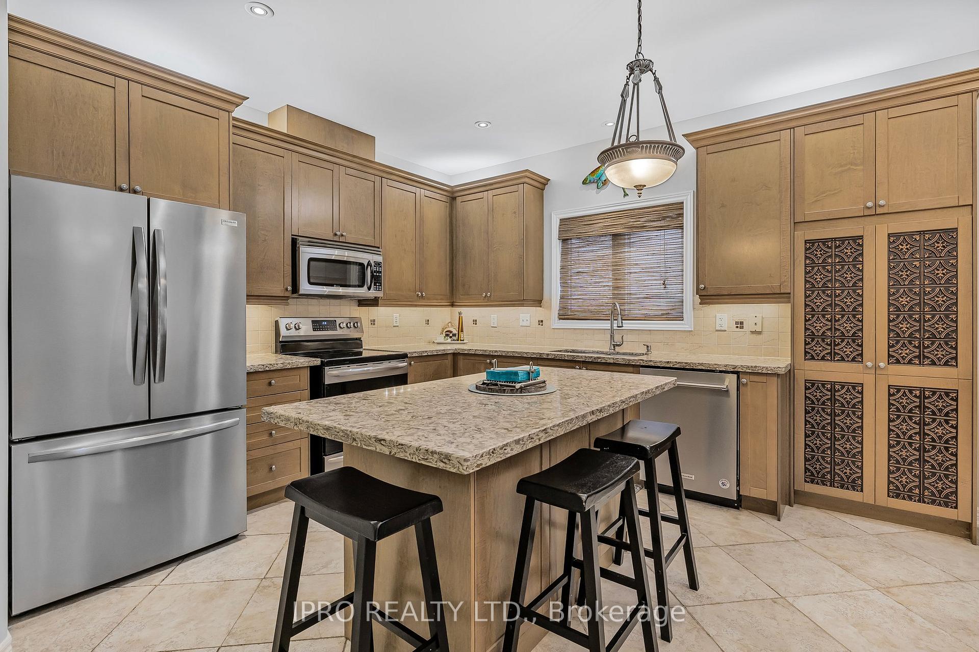 Photo 6 of 18 Lynnvalley Crescent, Brampton, Bram East — HOMEH