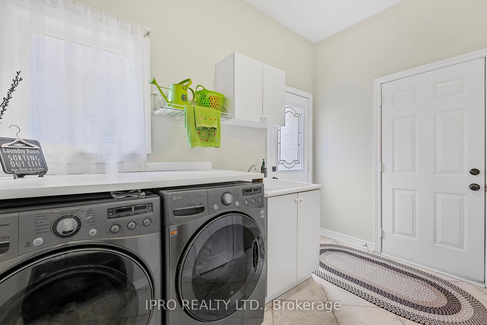 Photo 10 of 18 Lynnvalley Crescent, Brampton, Bram East — HOMEH