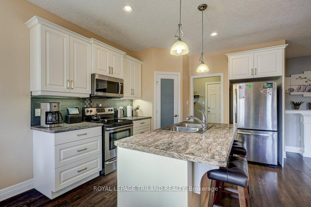 Photo 9 of 23 Hedges Court, St. Thomas — HOMEH