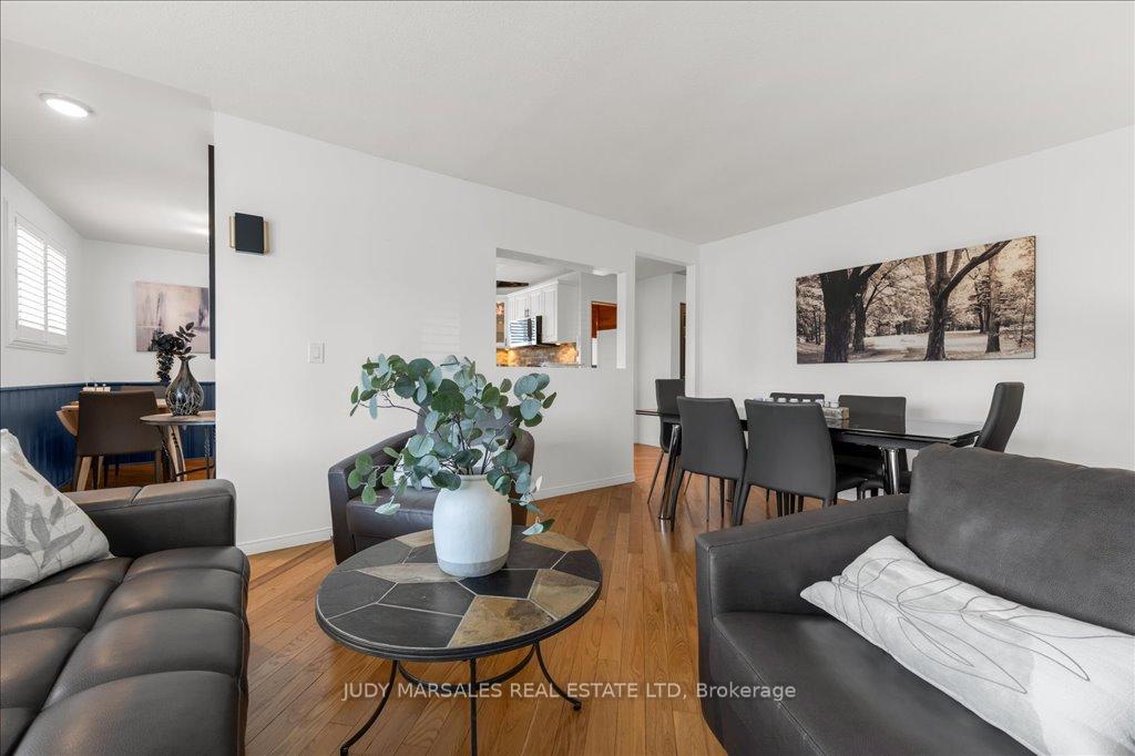 Photo 5 of 40 Odessa Street, Hamilton, Stoney Creek Mountain — HOMEH