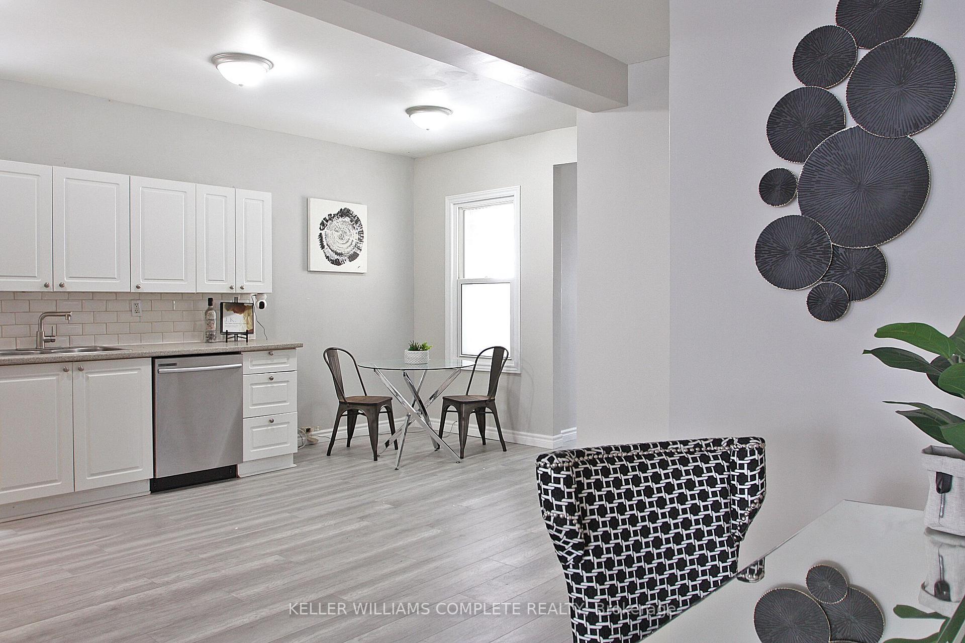 Photo 13 of 100 Park Row N, Hamilton, Crown Point — HOMEH