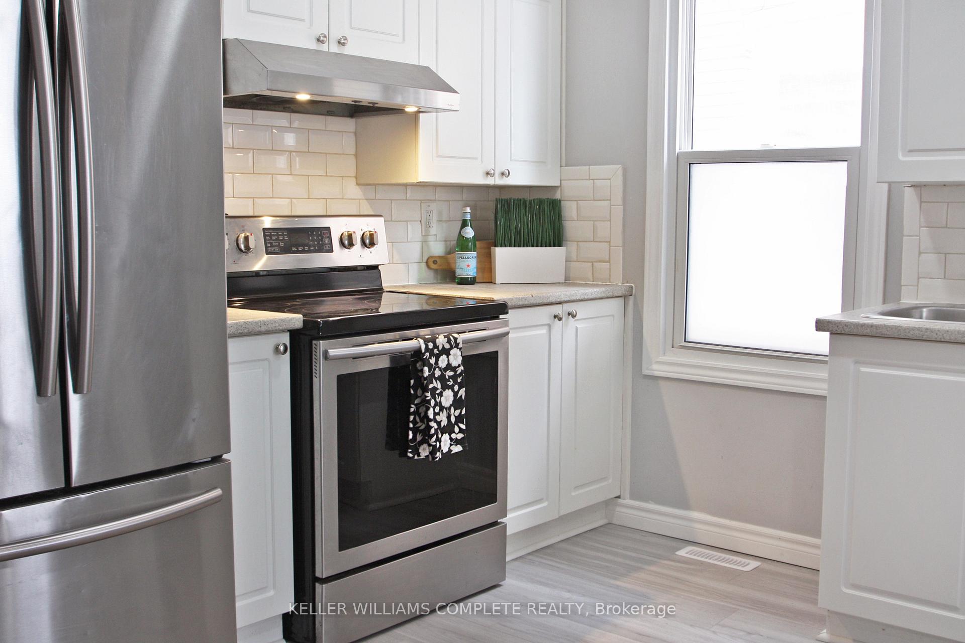 Photo 28 of 100 Park Row N, Hamilton, Crown Point — HOMEH