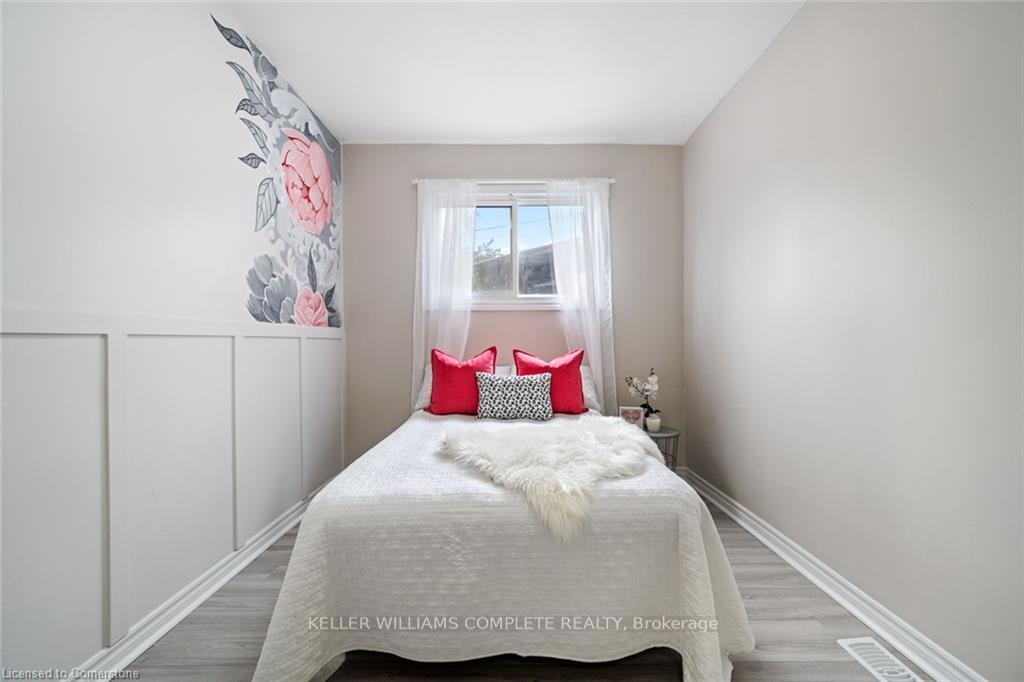 Photo 36 of 100 Park Row N, Hamilton, Crown Point — HOMEH