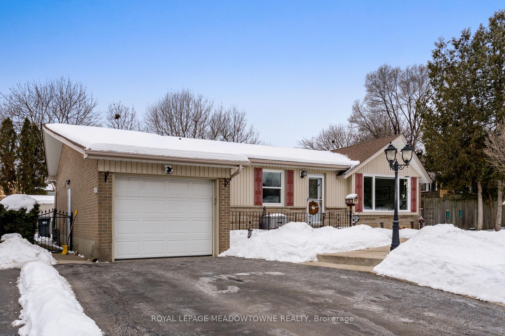 Photo 1 of 237 Elizabeth Street S, Brampton, Brampton South — HOMEH