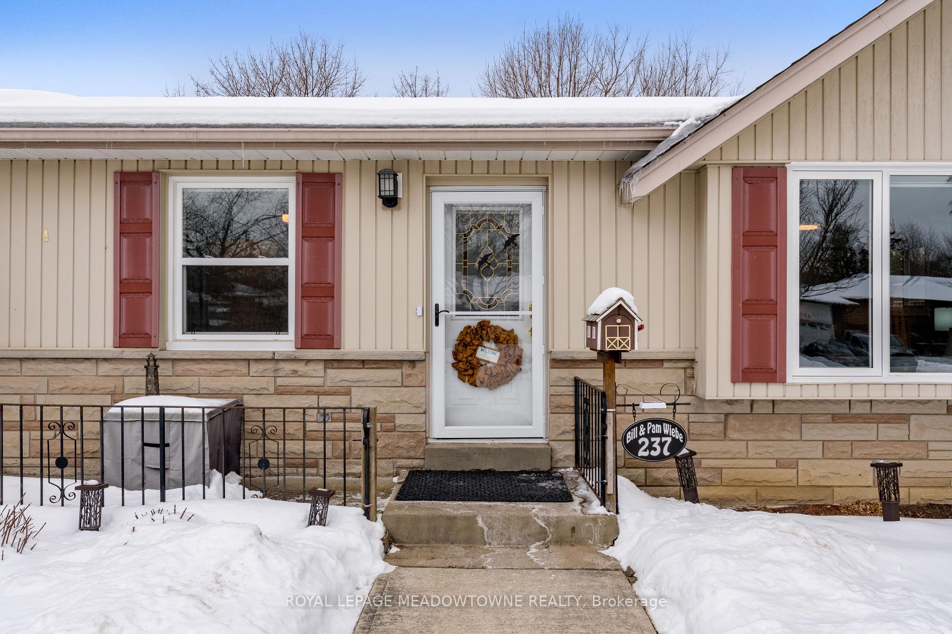 Photo 4 of 237 Elizabeth Street S, Brampton, Brampton South — HOMEH