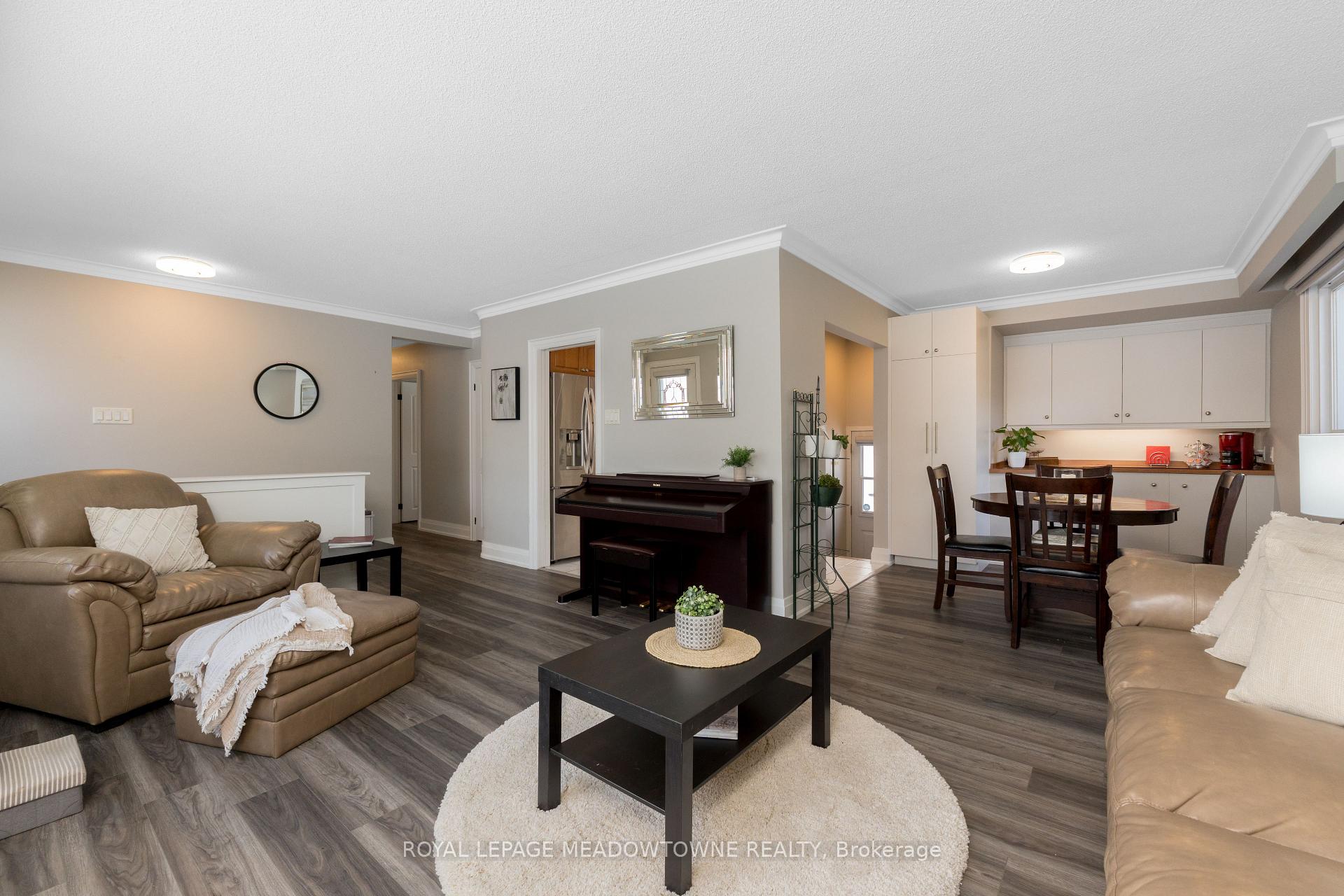 Photo 7 of 237 Elizabeth Street S, Brampton, Brampton South — HOMEH