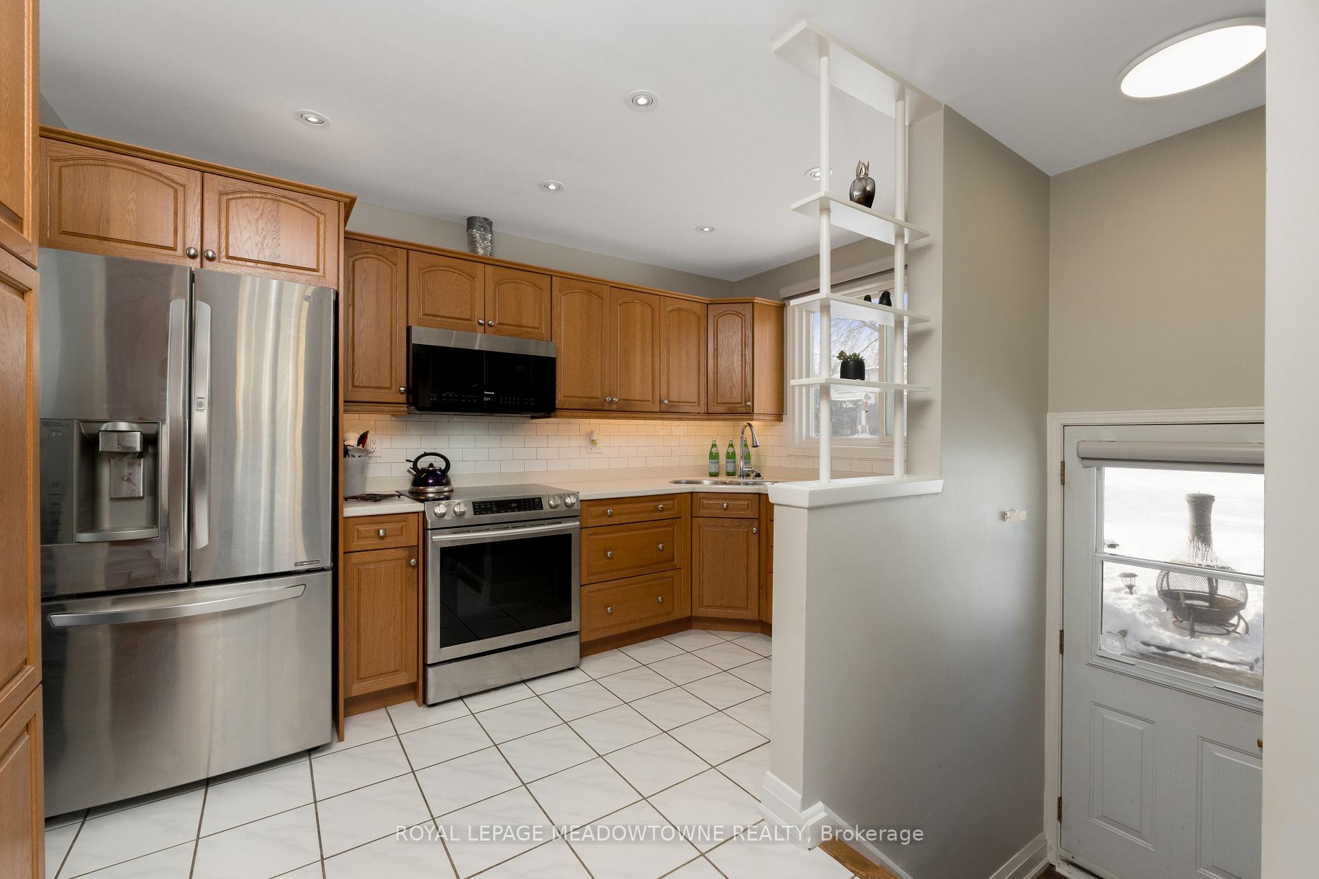 Photo 12 of 237 Elizabeth Street S, Brampton, Brampton South — HOMEH