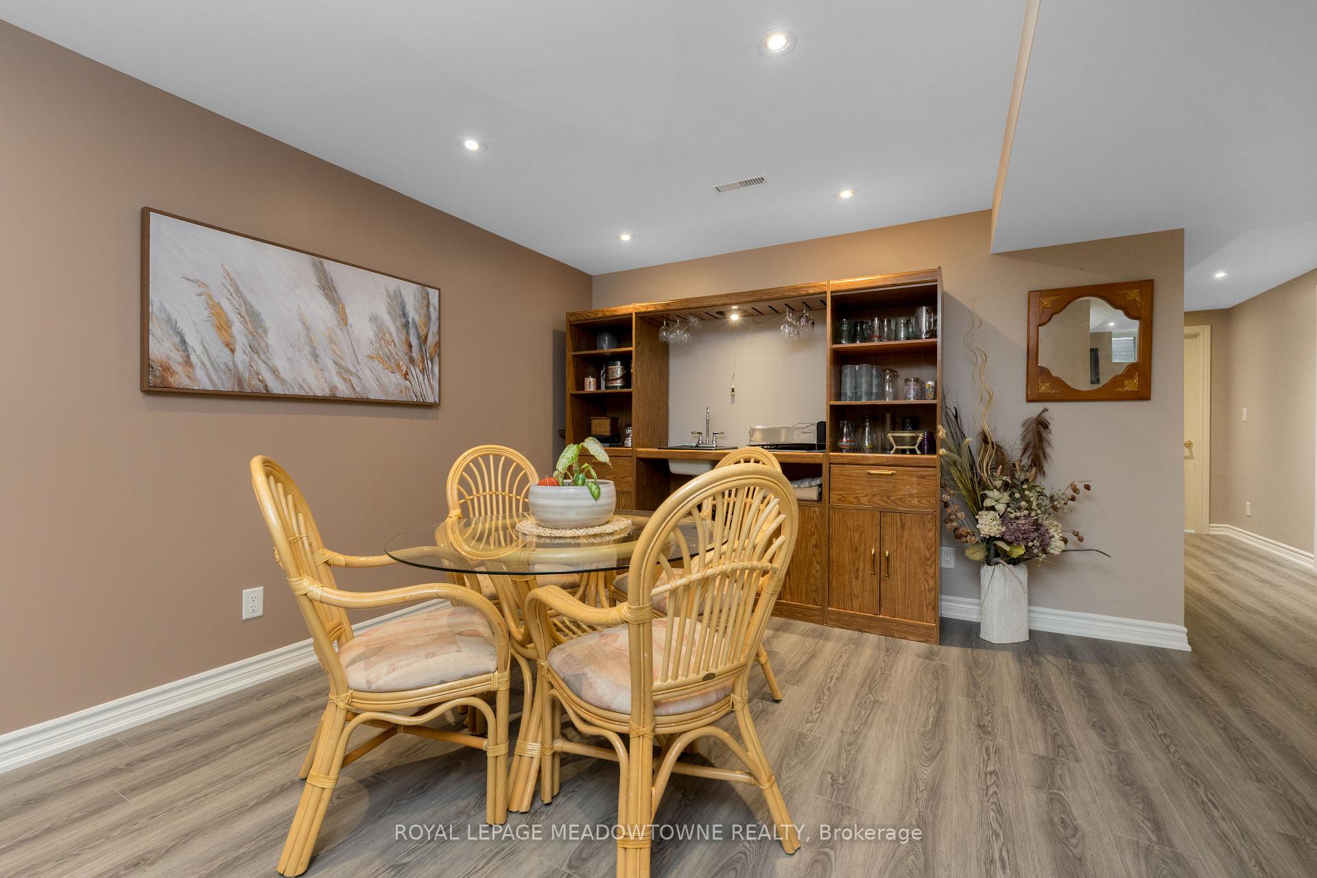 Photo 25 of 237 Elizabeth Street S, Brampton, Brampton South — HOMEH
