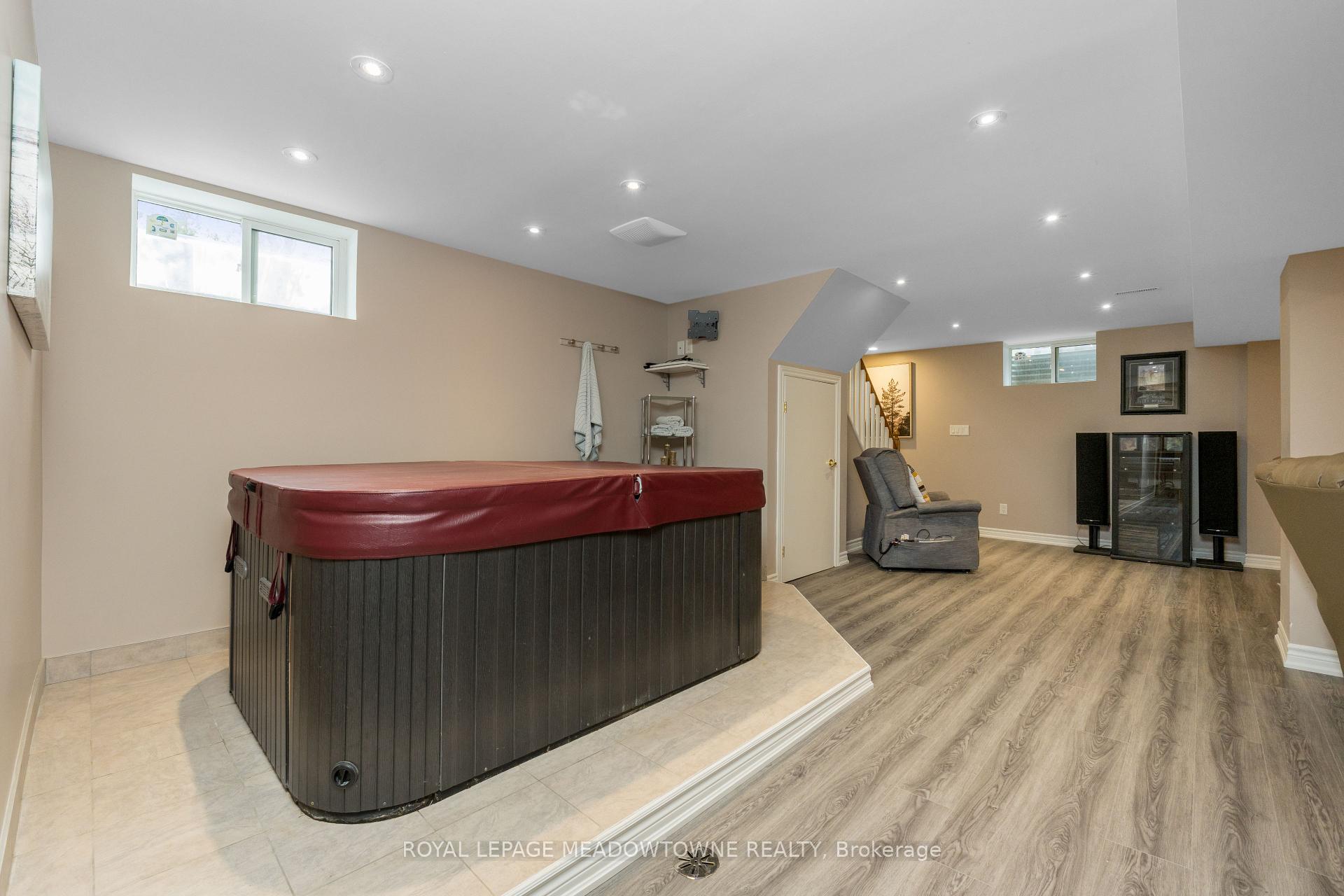 Photo 26 of 237 Elizabeth Street S, Brampton, Brampton South — HOMEH