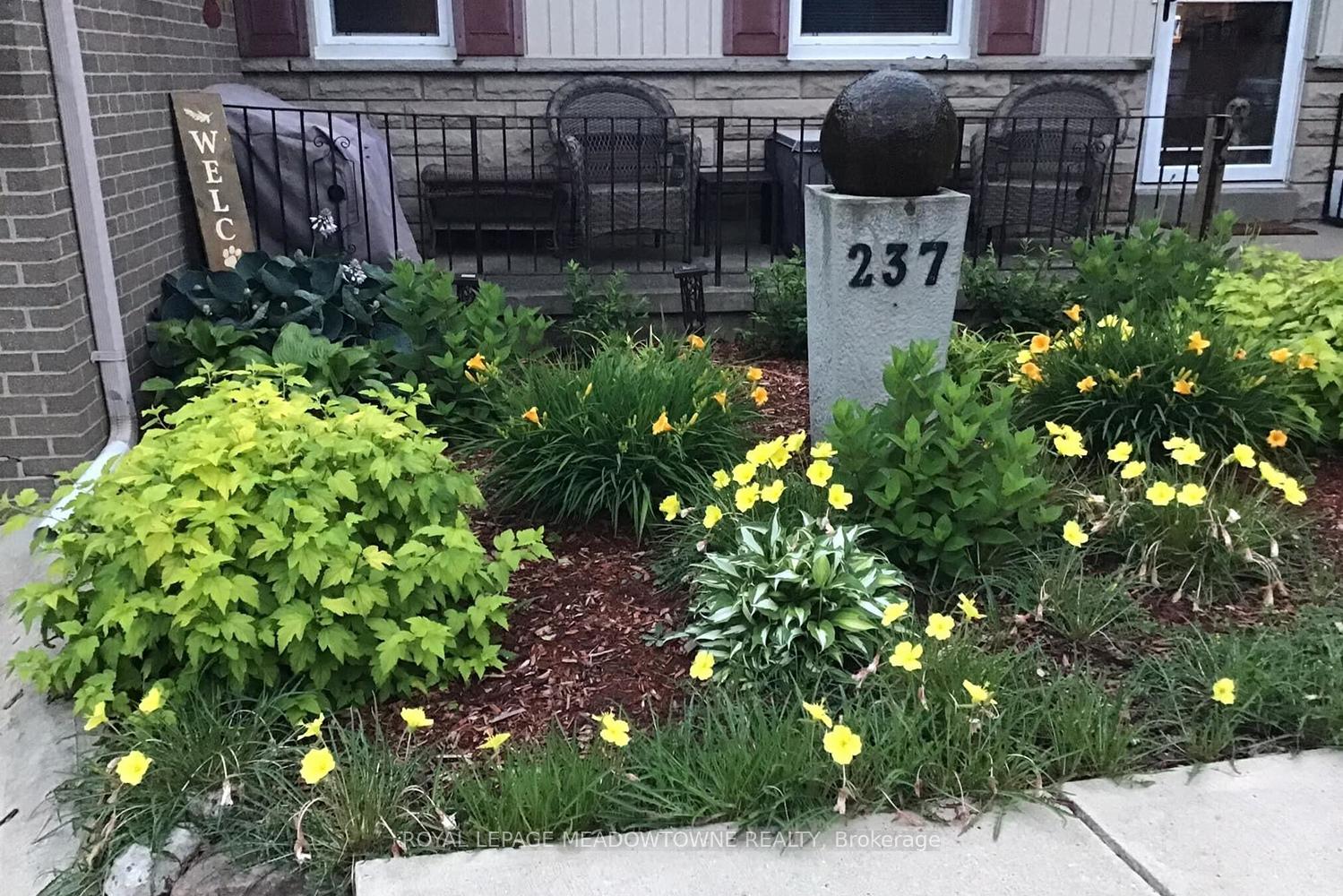 Photo 35 of 237 Elizabeth Street S, Brampton, Brampton South — HOMEH