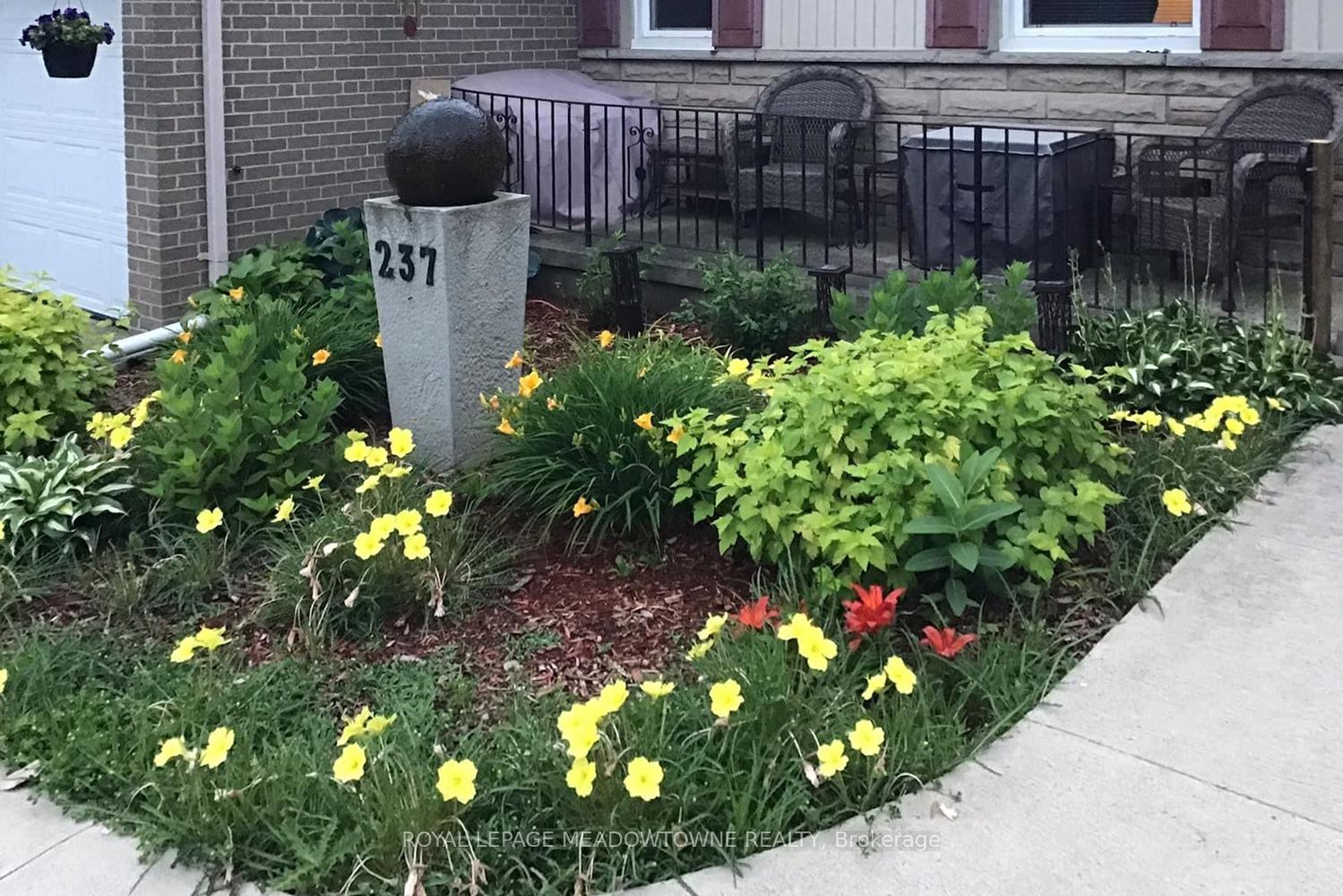 Photo 38 of 237 Elizabeth Street S, Brampton, Brampton South — HOMEH
