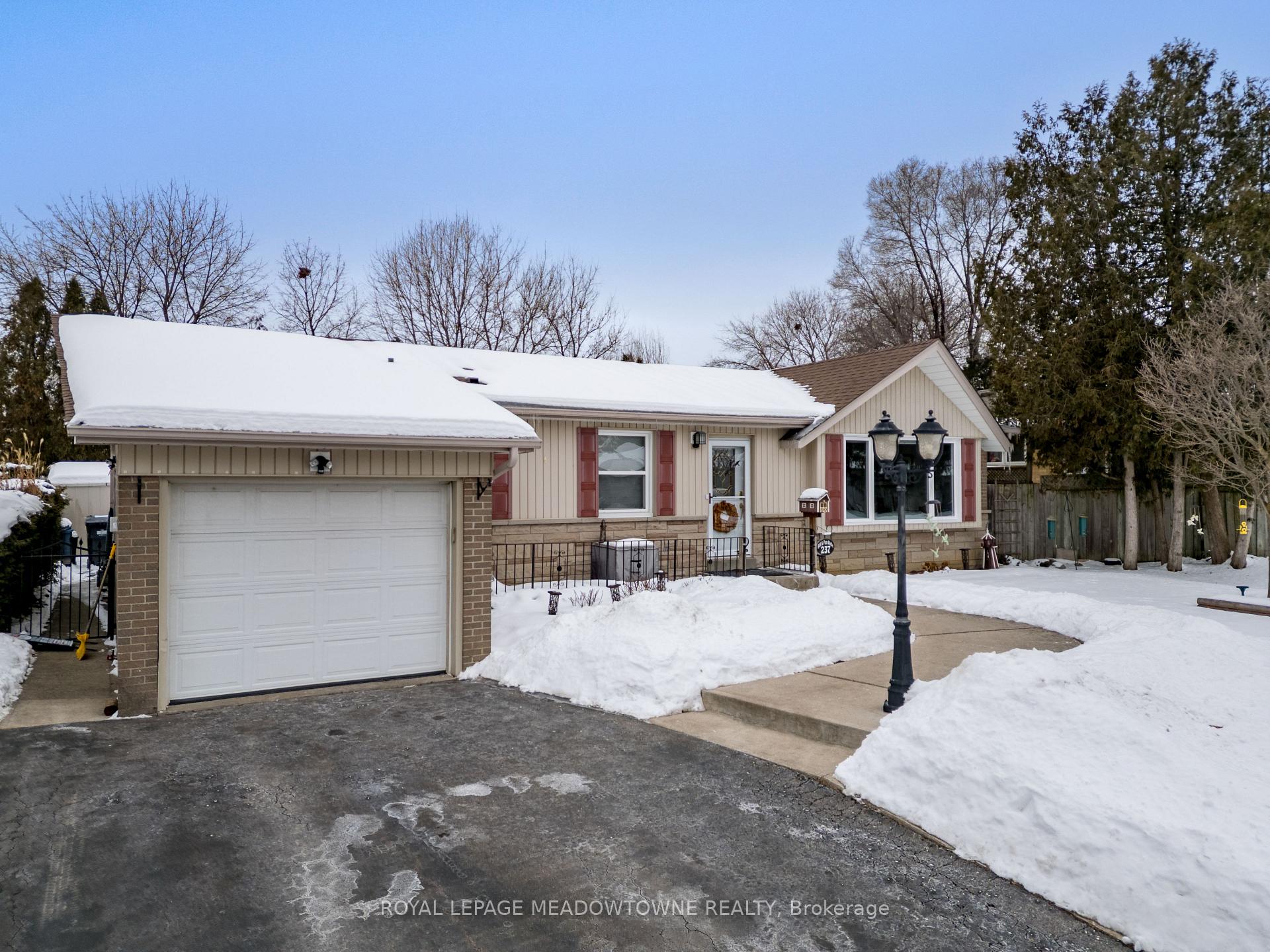 Photo 40 of 237 Elizabeth Street S, Brampton, Brampton South — HOMEH