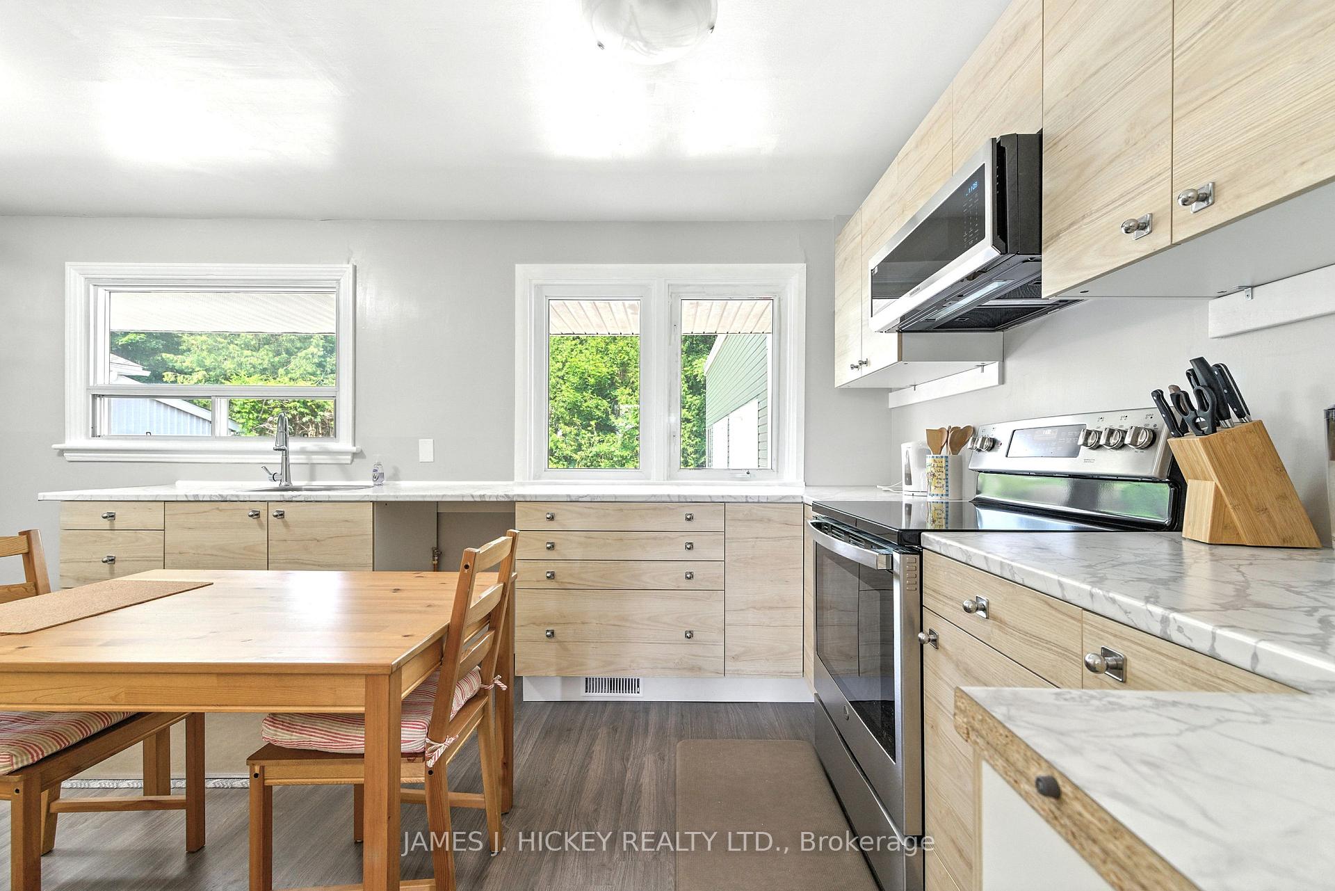 Photo 7 of 60 Laurier Avenue, Deep River, Deep River — HOMEH
