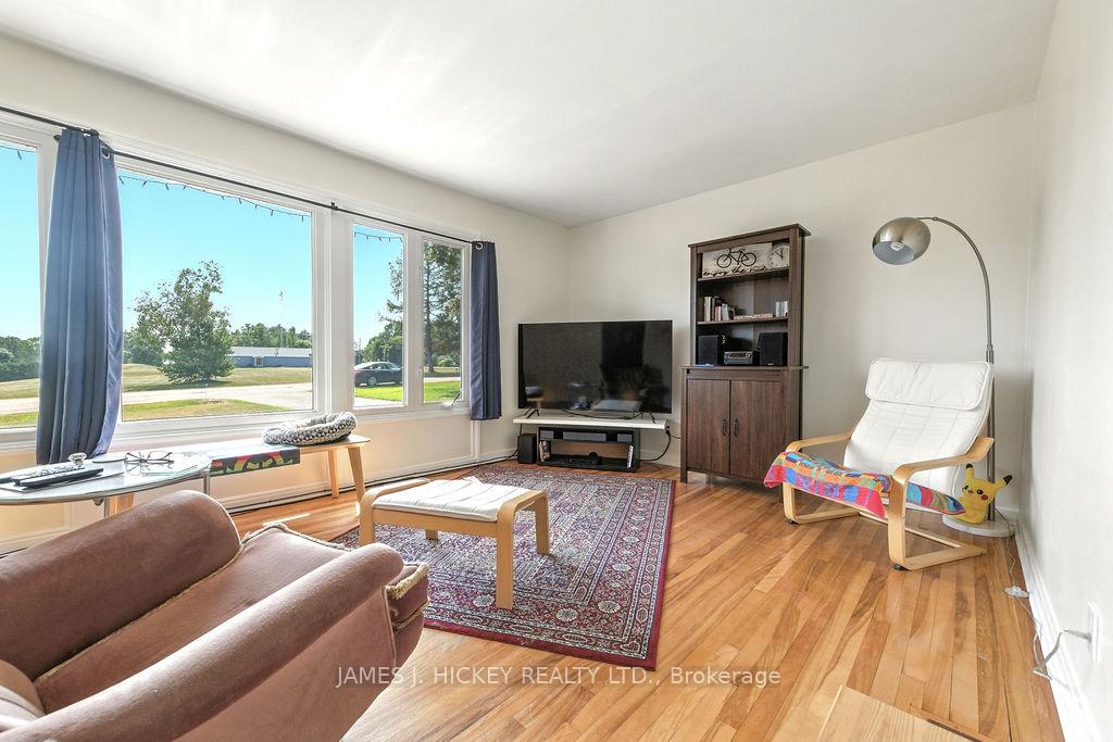 Photo 12 of 60 Laurier Avenue, Deep River, Deep River — HOMEH
