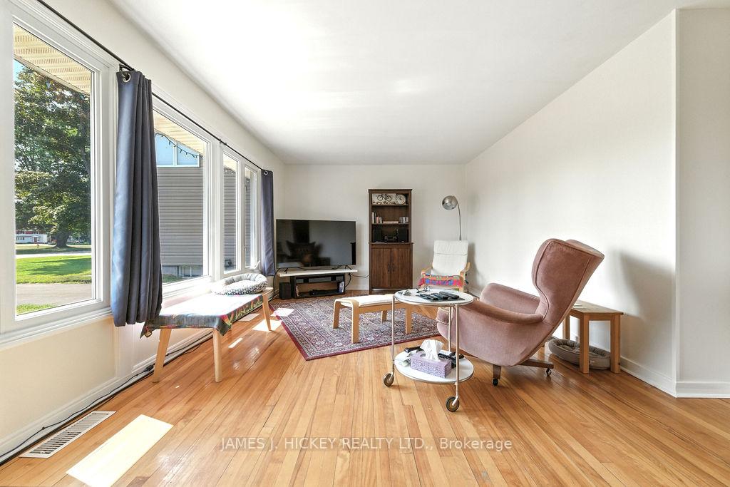 Photo 10 of 60 Laurier Avenue, Deep River, Deep River — HOMEH