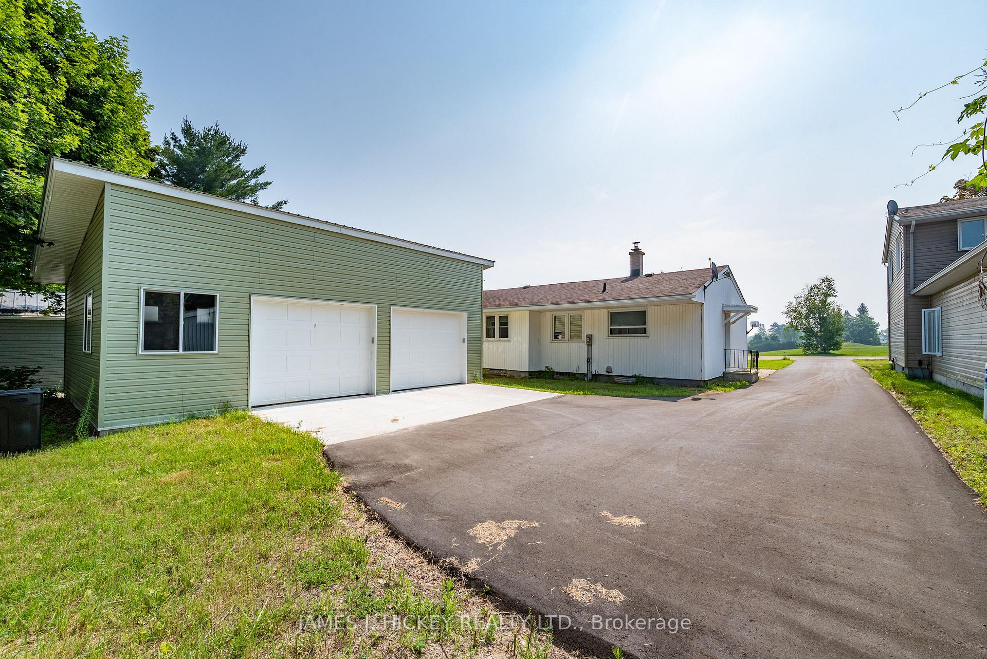 Photo 36 of 60 Laurier Avenue, Deep River, Deep River — HOMEH