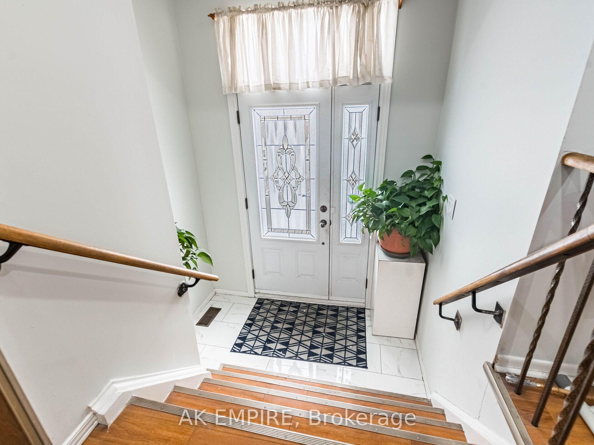 Photo 3 of 13 Foxacre Row, Brampton, Madoc — HOMEH