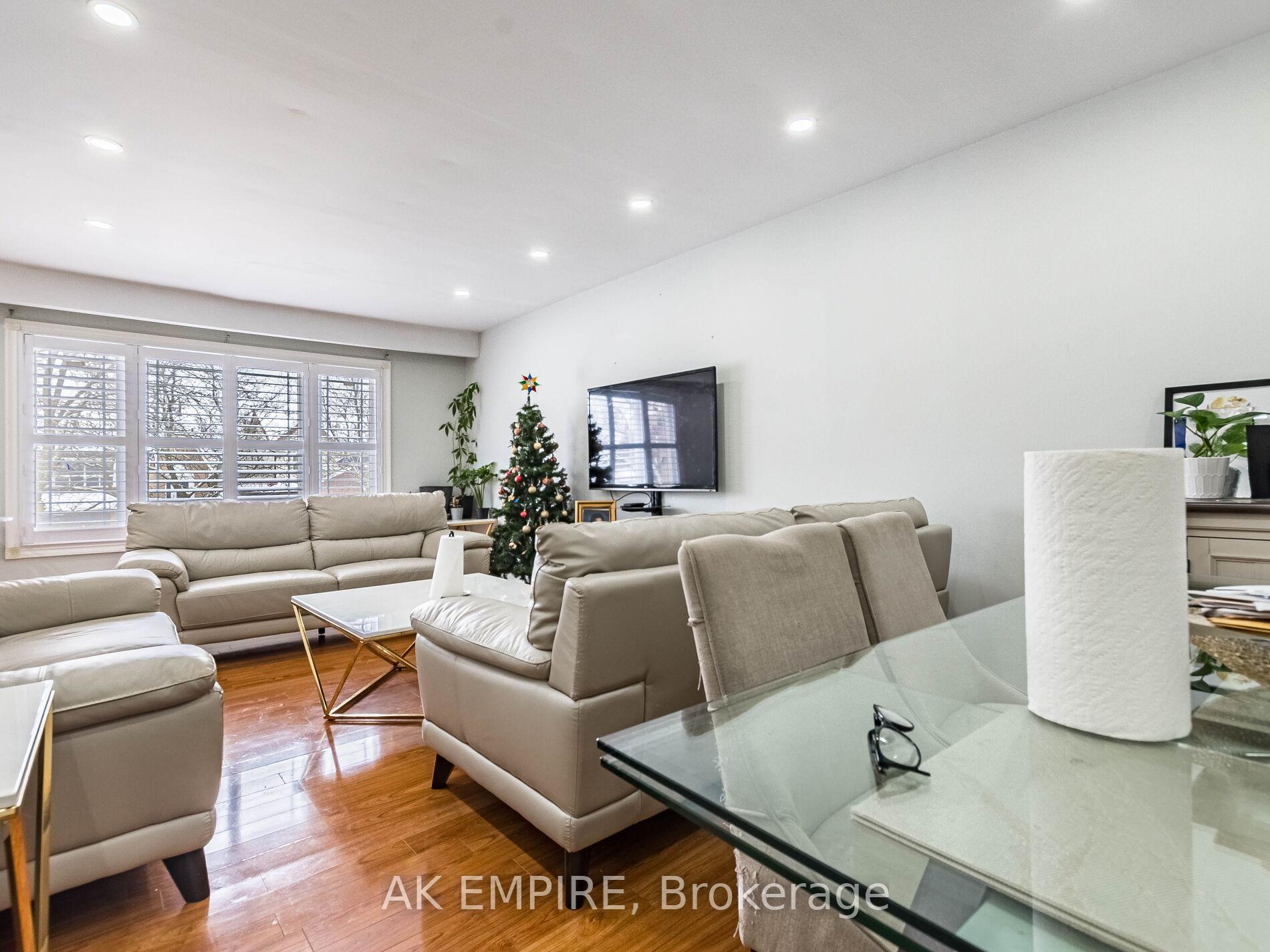 Photo 8 of 13 Foxacre Row, Brampton, Madoc — HOMEH