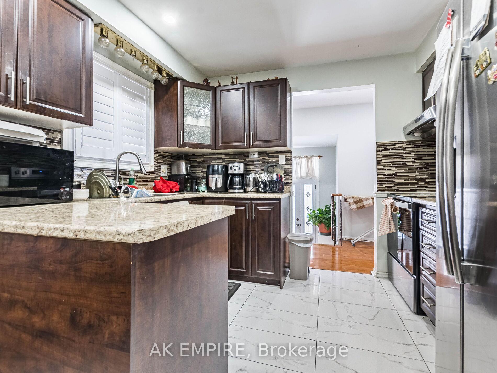Photo 9 of 13 Foxacre Row, Brampton, Madoc — HOMEH