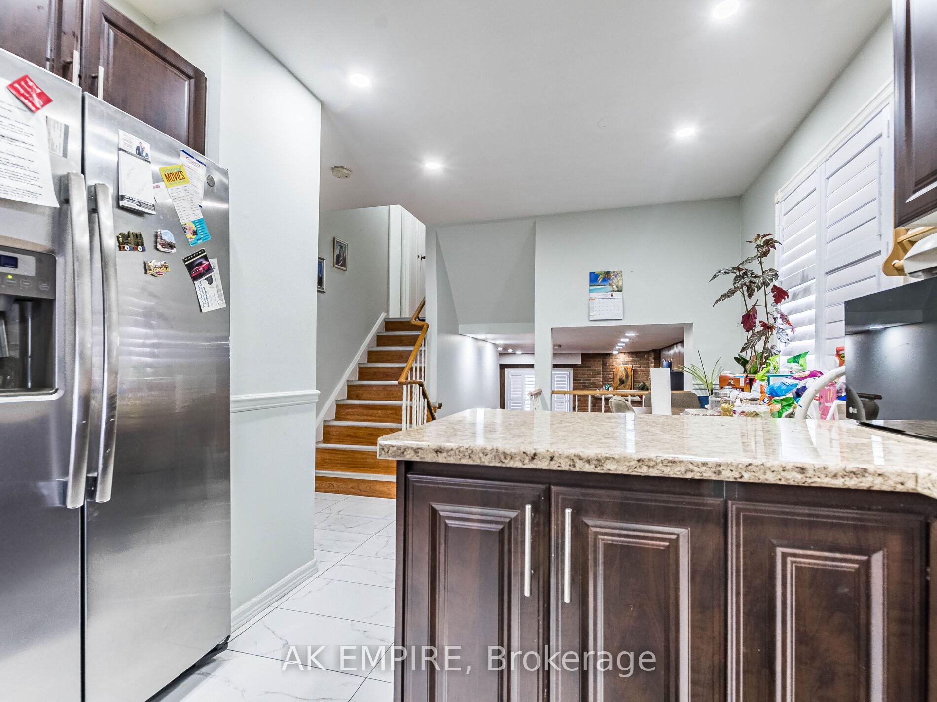 Photo 11 of 13 Foxacre Row, Brampton, Madoc — HOMEH
