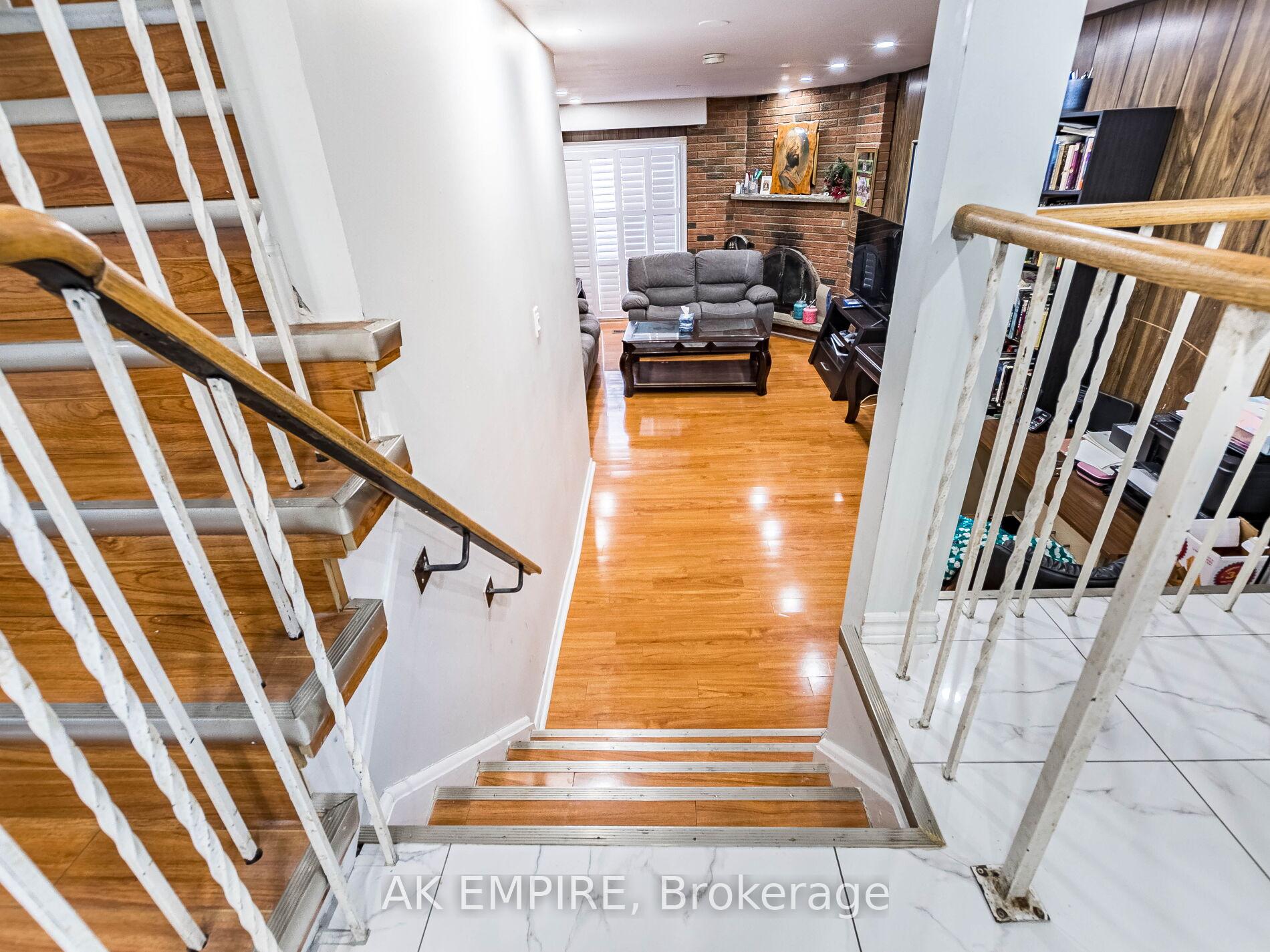 Photo 12 of 13 Foxacre Row, Brampton, Madoc — HOMEH