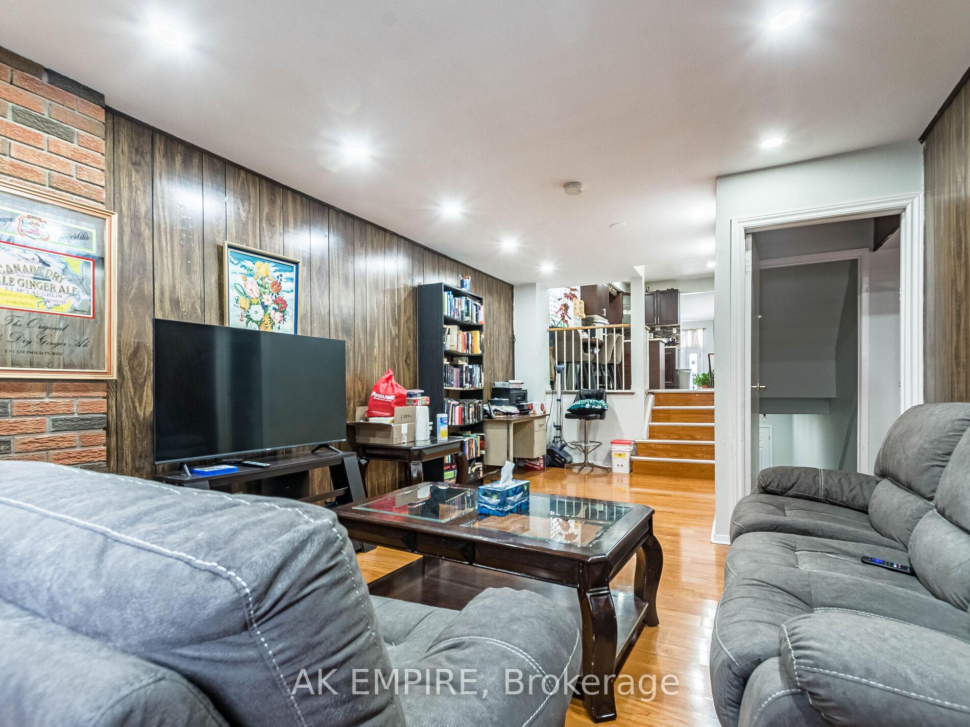 Photo 15 of 13 Foxacre Row, Brampton, Madoc — HOMEH