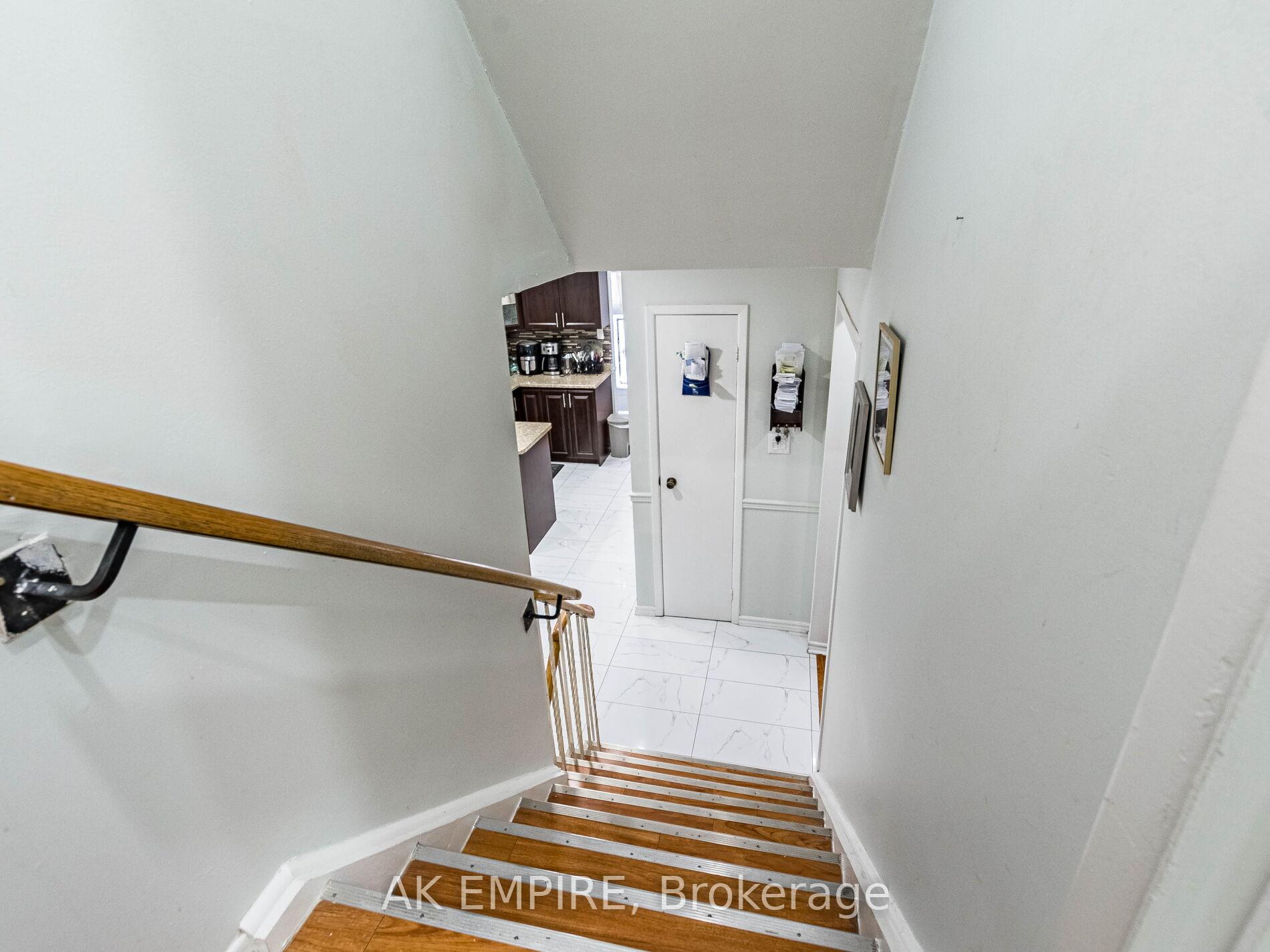 Photo 21 of 13 Foxacre Row, Brampton, Madoc — HOMEH