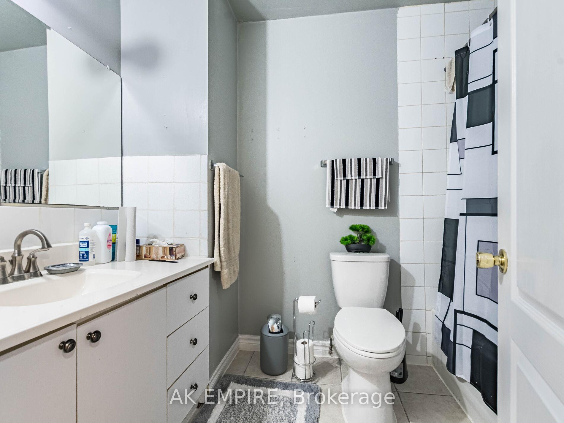 Photo 32 of 13 Foxacre Row, Brampton, Madoc — HOMEH