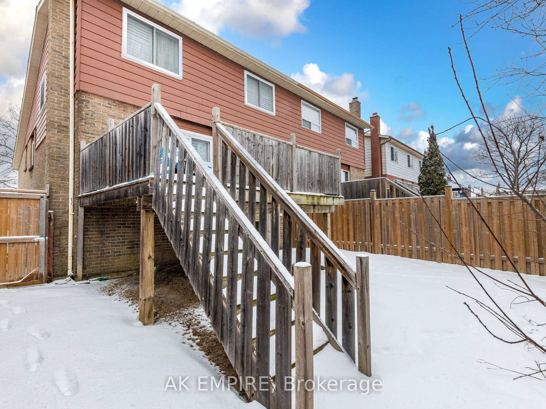 Photo 34 of 13 Foxacre Row, Brampton, Madoc — HOMEH