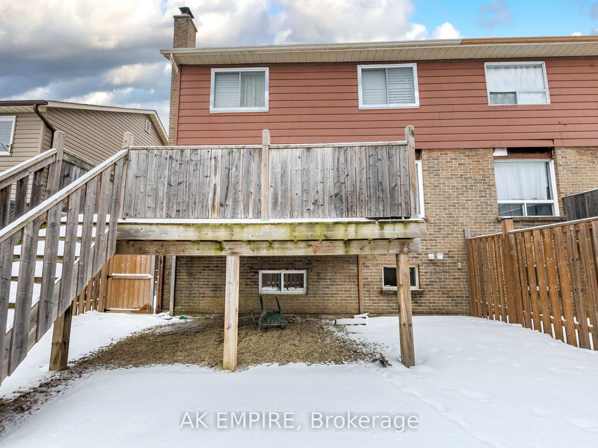 Photo 35 of 13 Foxacre Row, Brampton, Madoc — HOMEH
