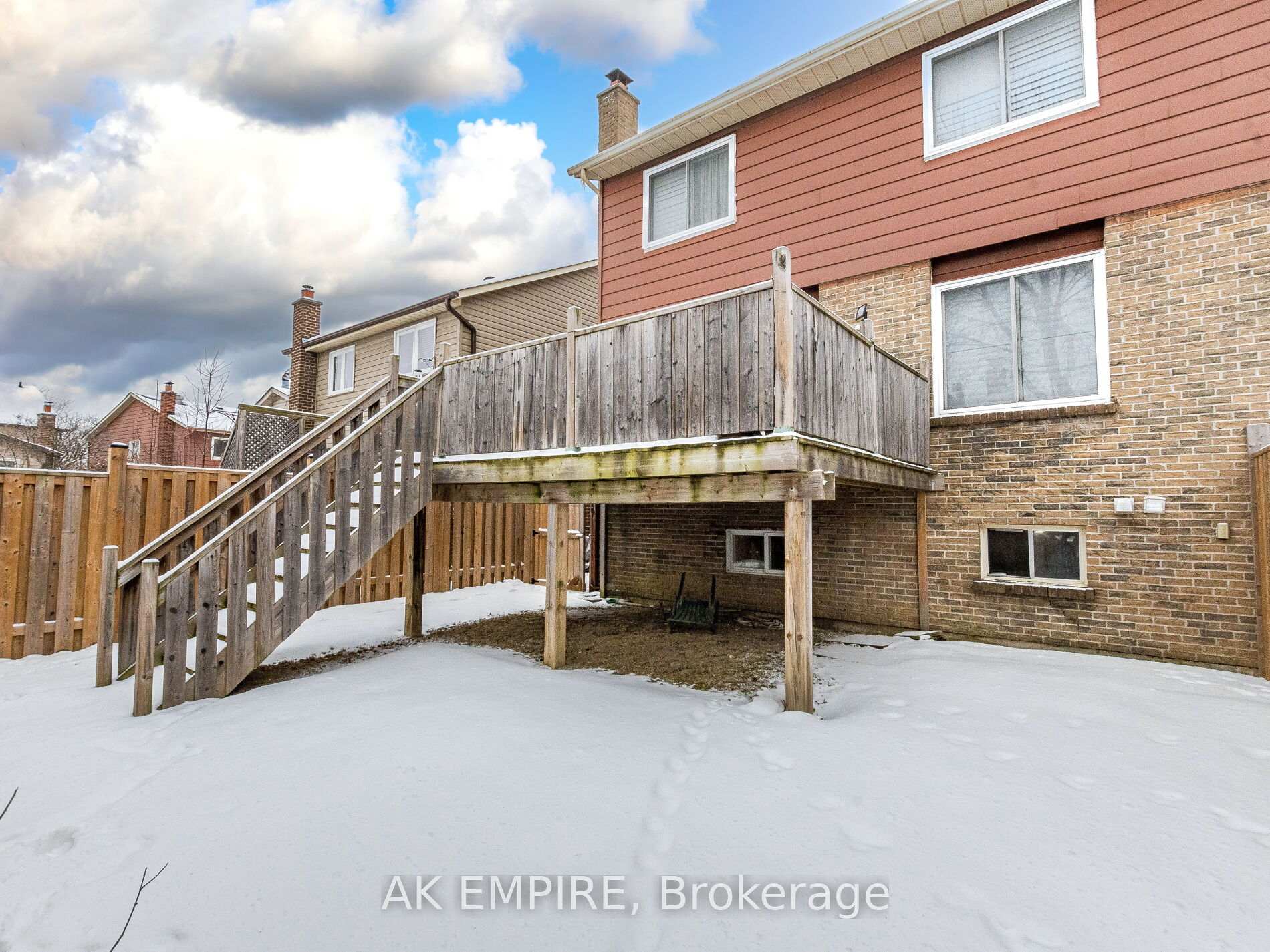 Photo 36 of 13 Foxacre Row, Brampton, Madoc — HOMEH